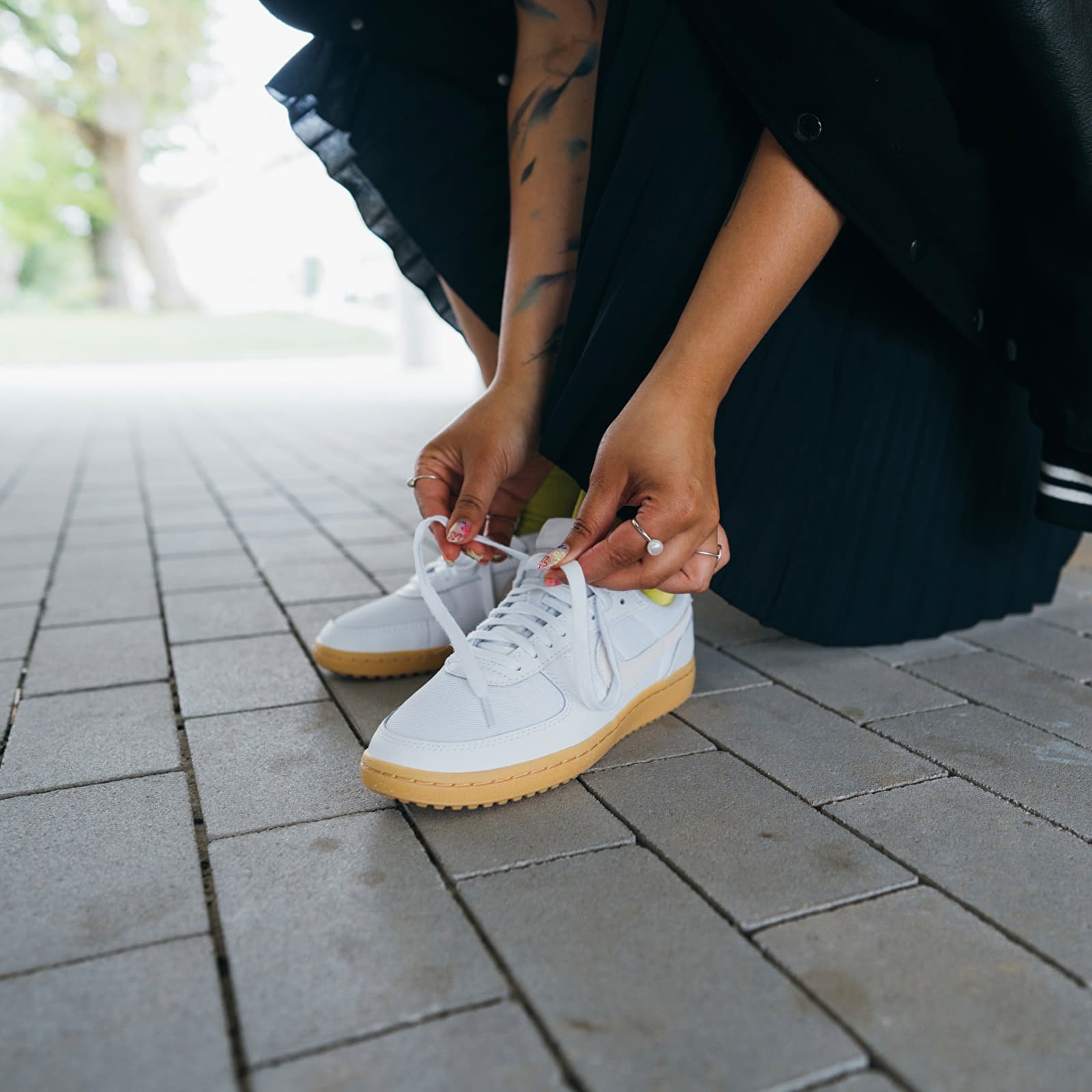 Moške superge in čevlji Nike Field General 82 Sp White/ White-Gum Yellow-Summit White