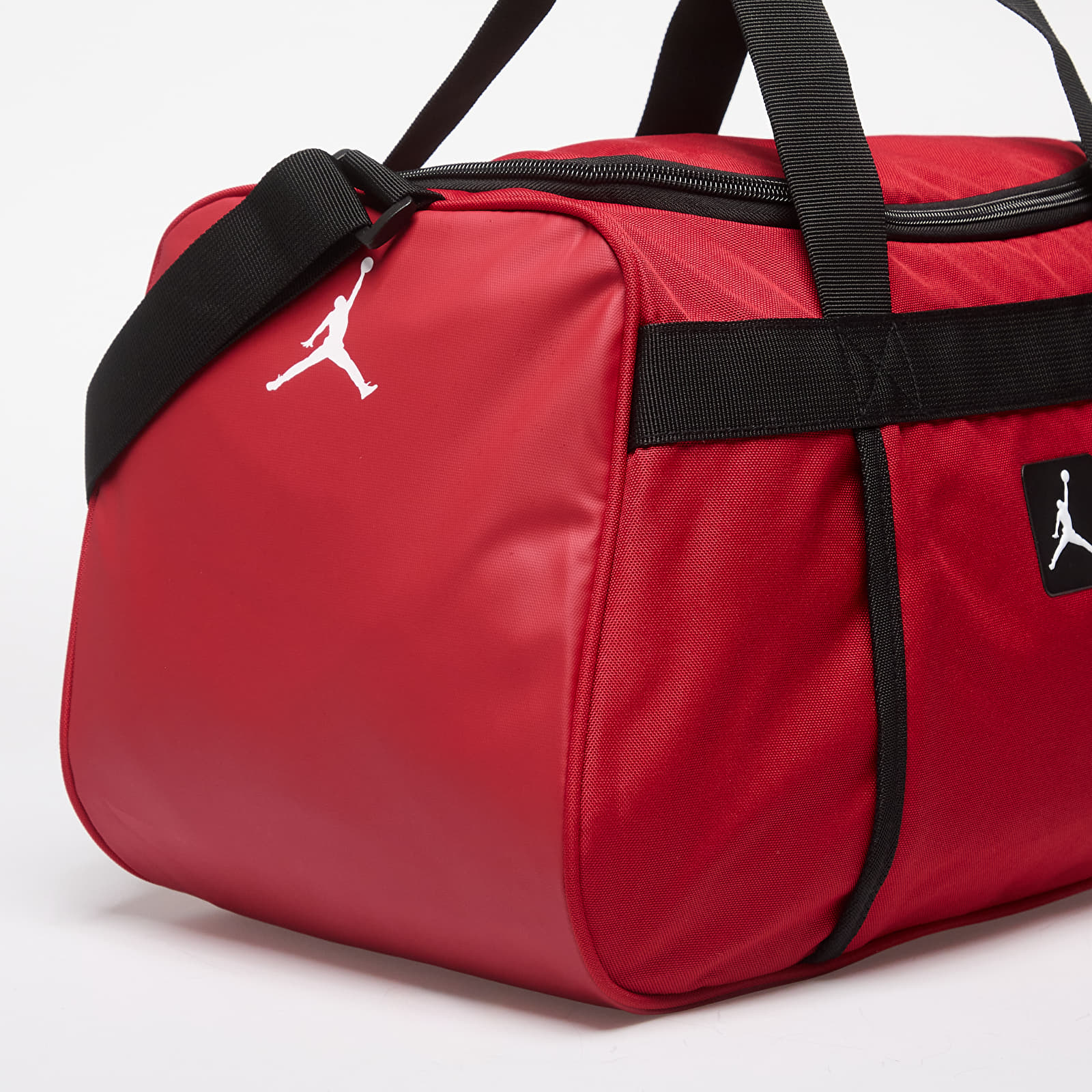 Tašky přes rameno Jordan Essentials Duffle Bag Gym Red