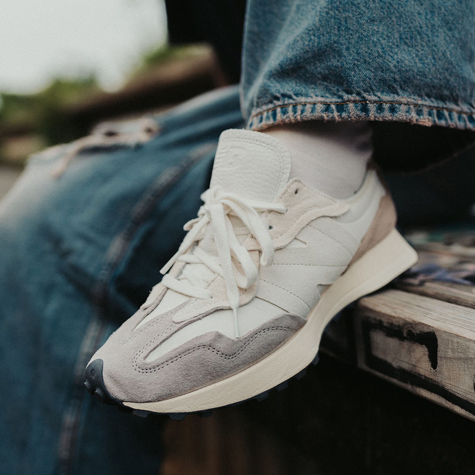 Baskets et chaussures pour hommes New Balance 327 Sea Salt Queens