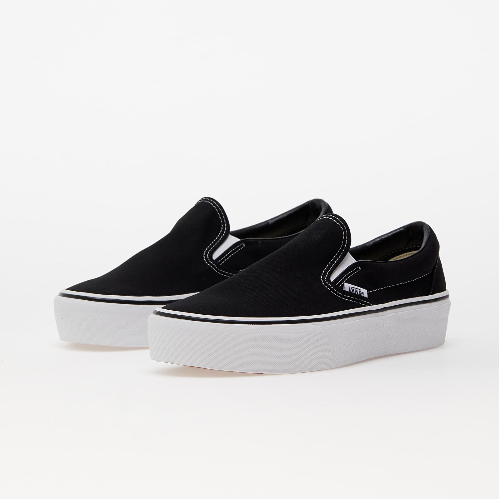 Scarpe e sneakers da donna Vans Classic Slip-On Platform black