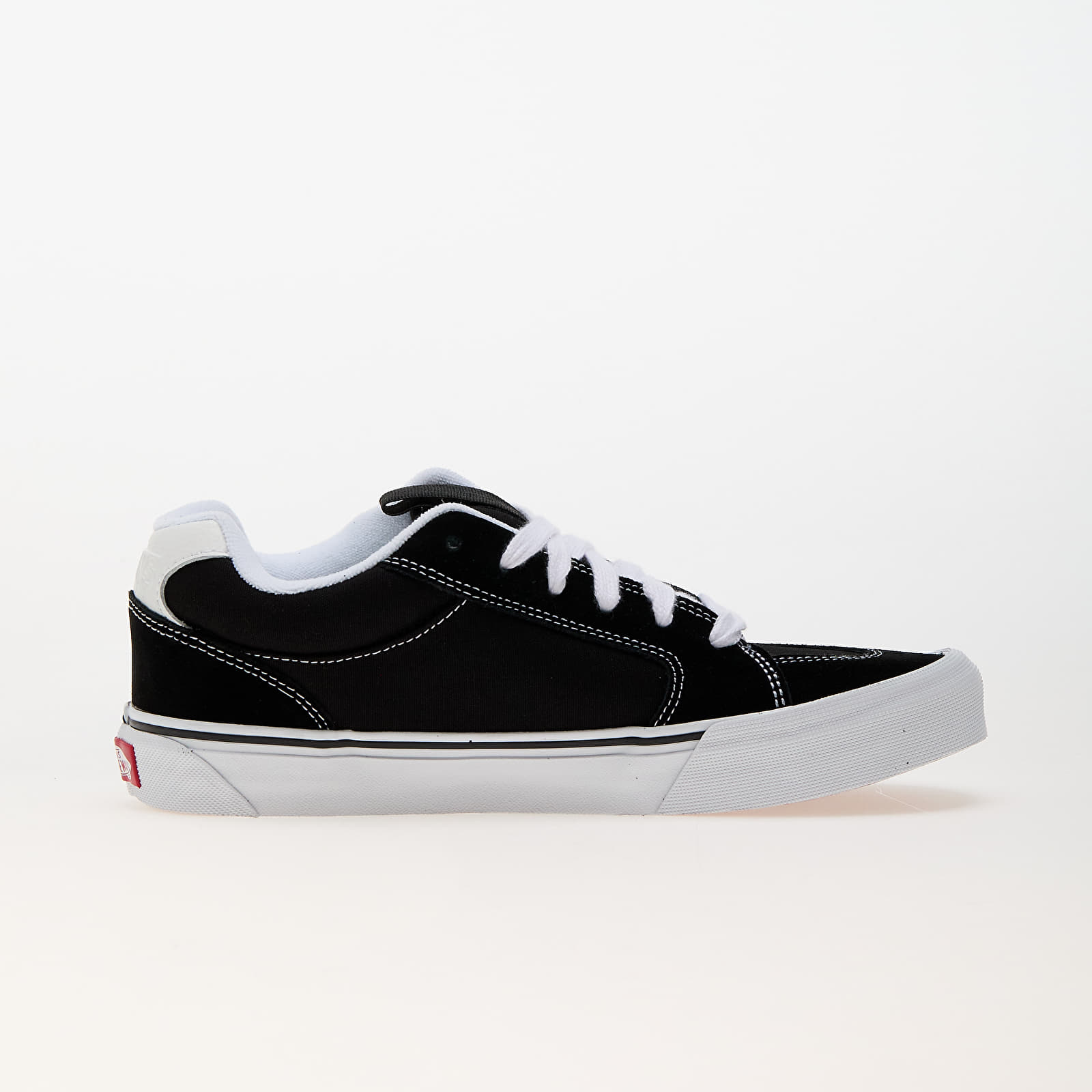 Men's sneakers and shoes Vans Chukka Push Black/ White