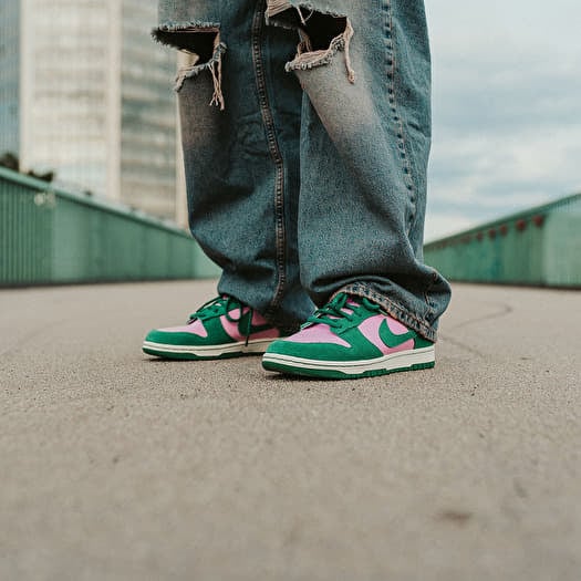 Nike men's street shoes top