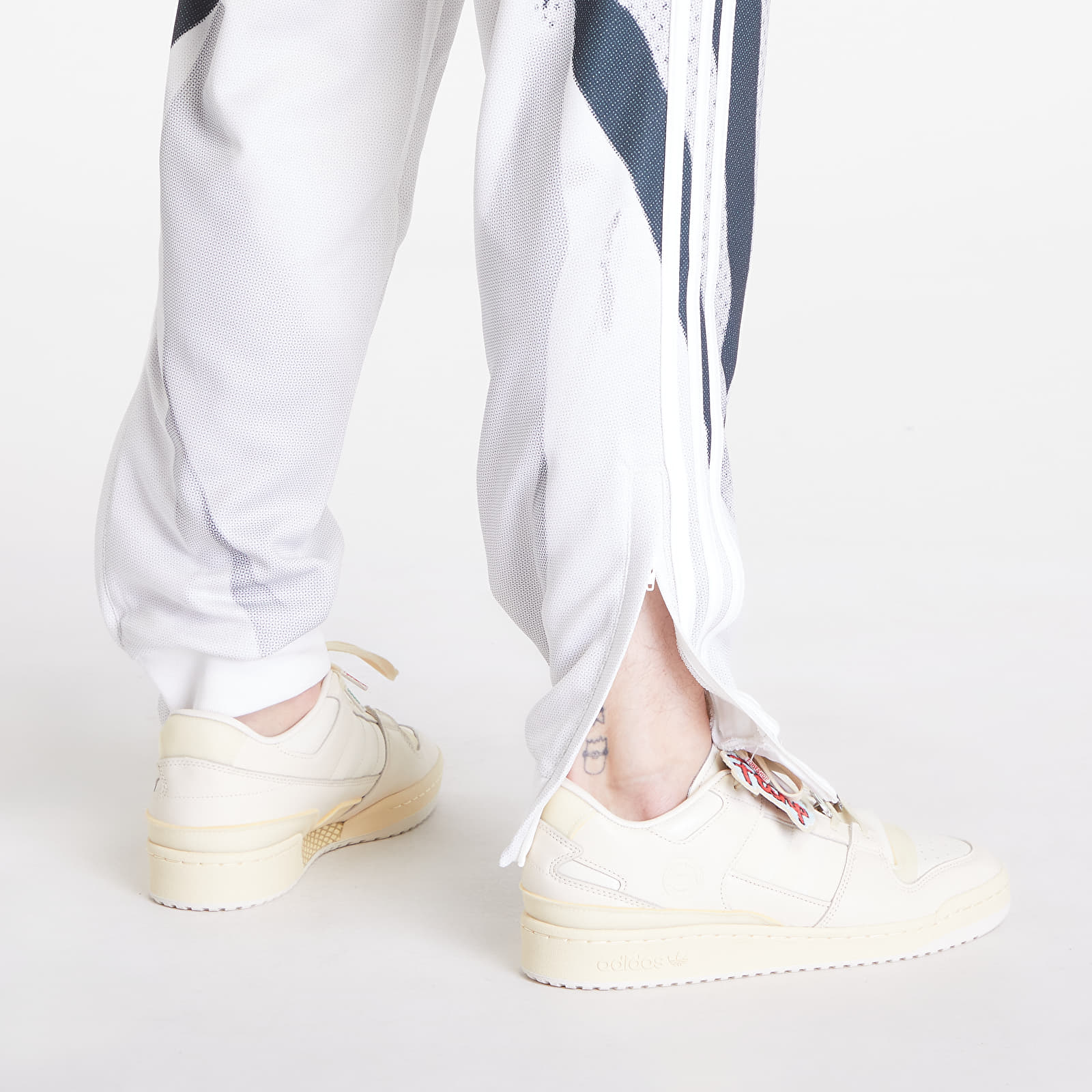 Pánské tepláky adidas Prm Q3 Print Tp Cloud White