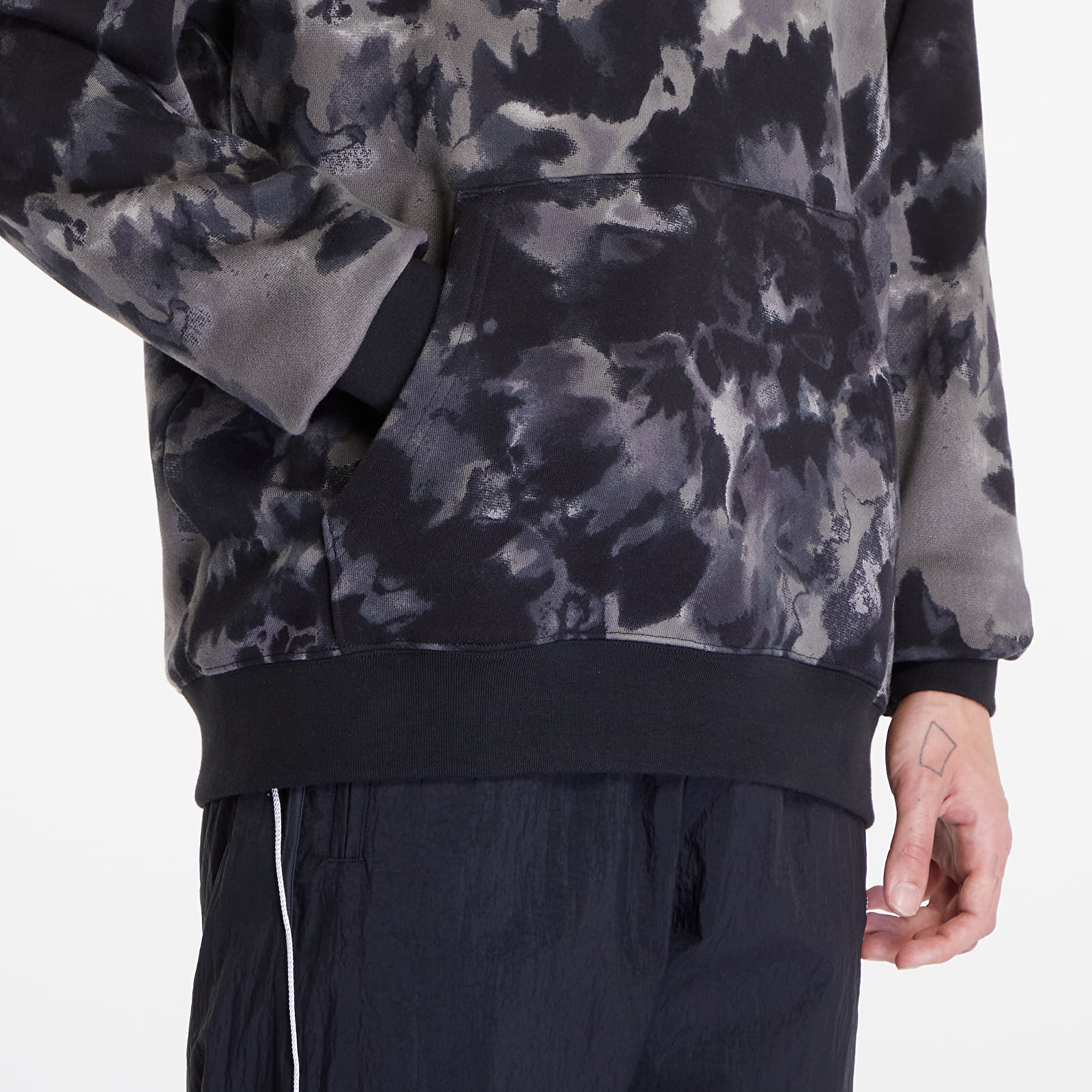 Meeste kampsunid adidas Originals Tie-Dyed Hoodie Black Camo