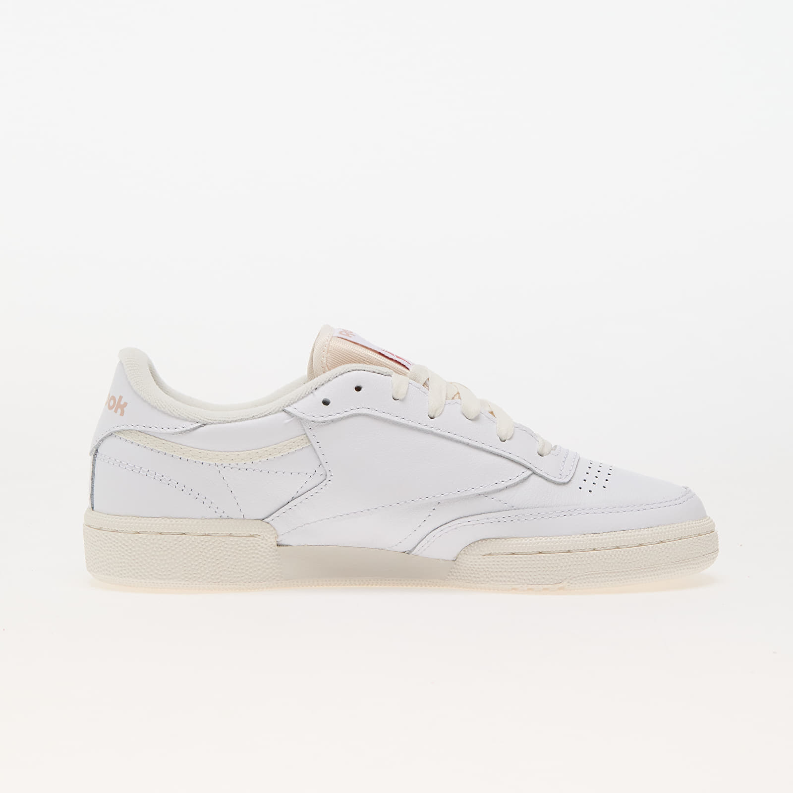 Women's sneakers and shoes Reebok Club C 85 Ftw White/ Chalk/ Pink