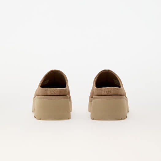 靴 UGG NEW HEIGHTS CLOG BEIGE UGG NEW HEIGHTS CLOG BEIGE（アグ ニューヘイツ クロッグ