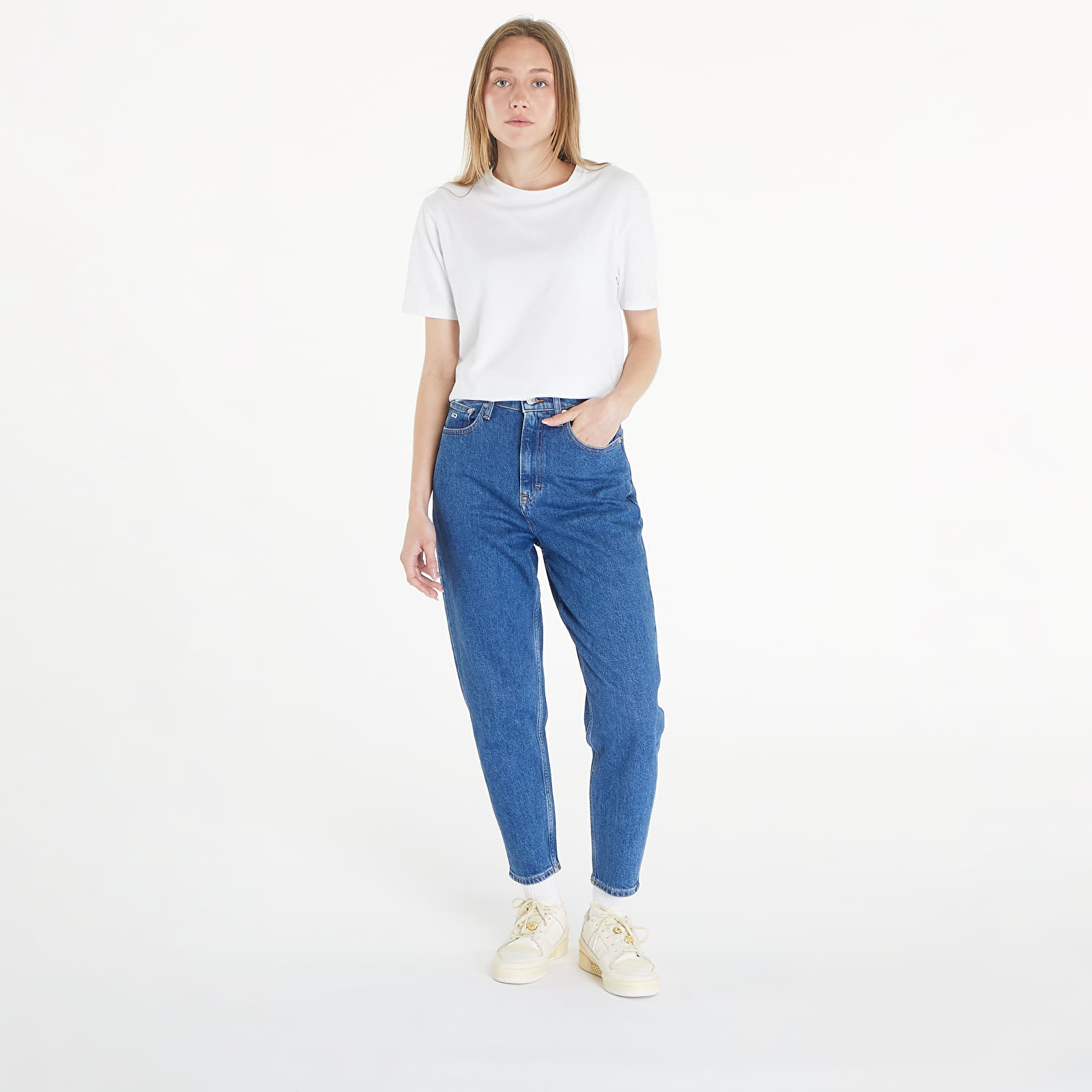 Women's jeans Tommy Jeans Mom Jean Ultra High Tapered Flag Denim Medium
