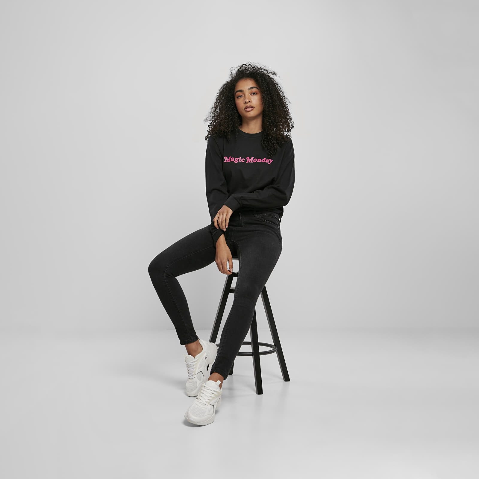 T-särgid Urban Classics Ladies Magic Monday Slogan Longsleeve Black