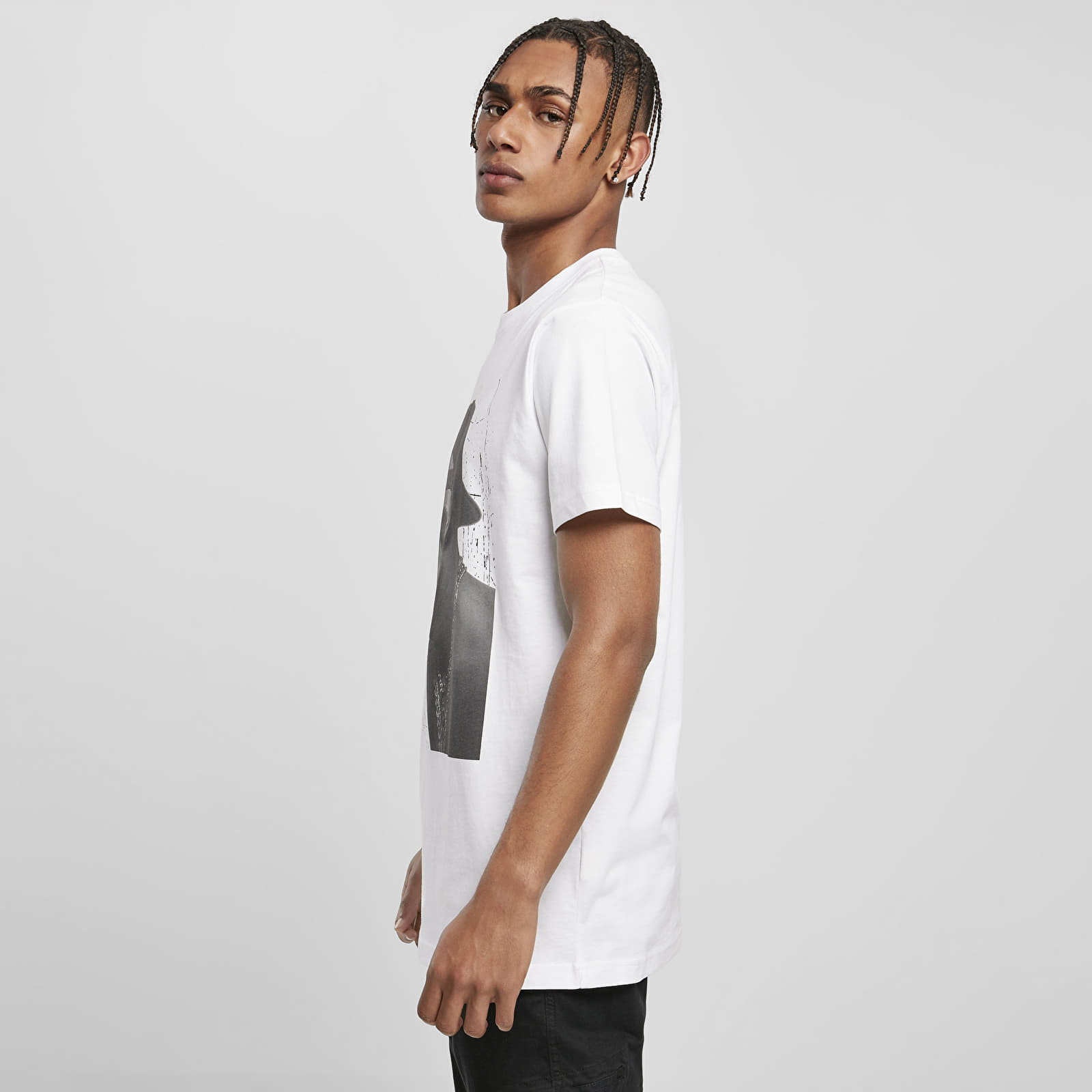 Trička Urban Classics Tupac Cracked Background Tee White