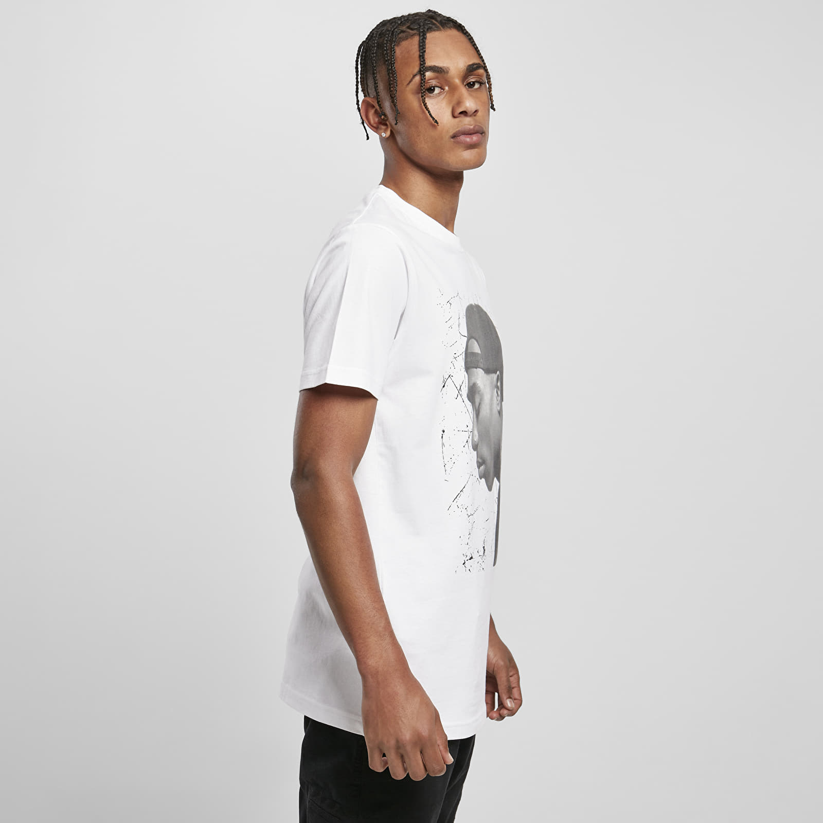 Trička Urban Classics Tupac Cracked Background Tee White