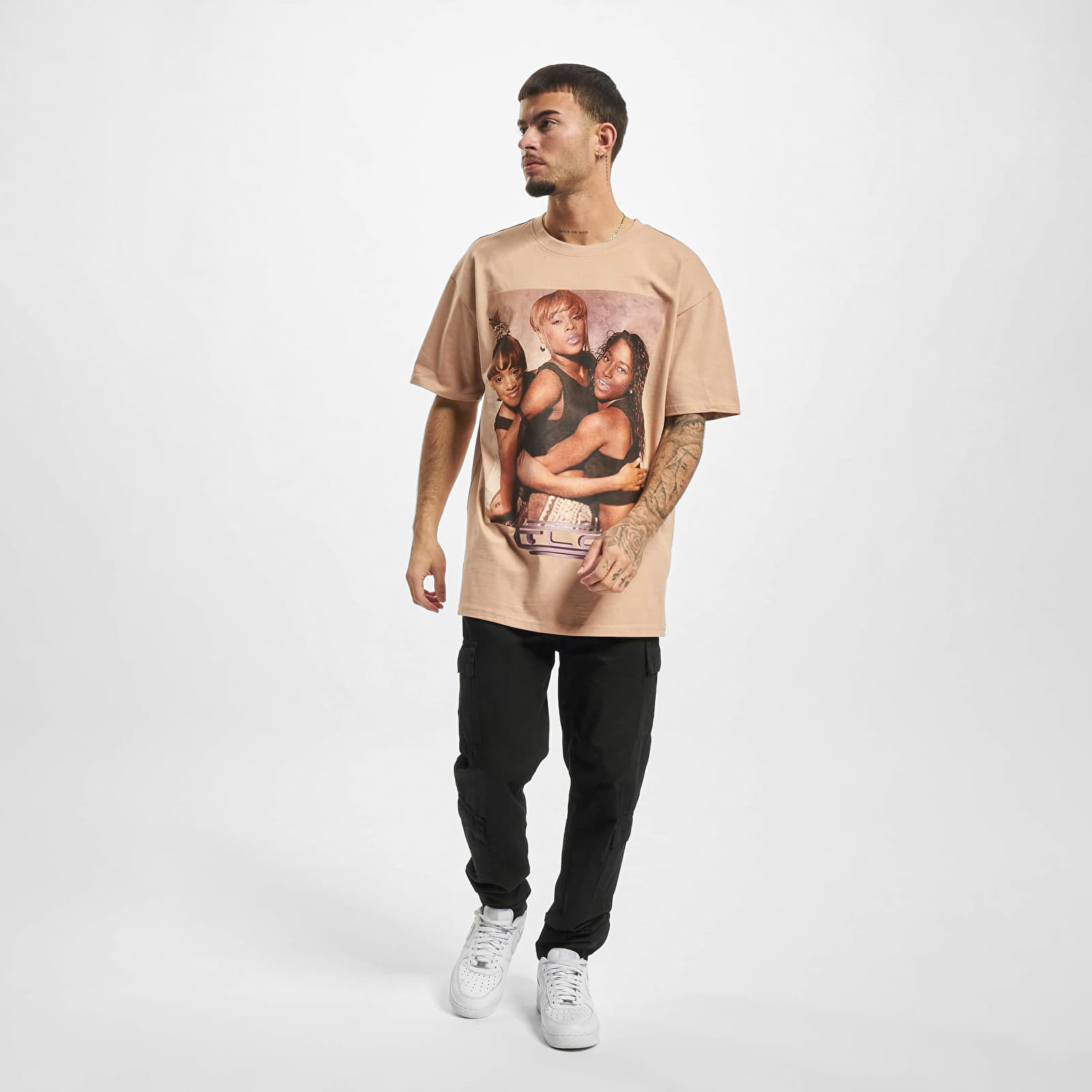 T-shirts Urban Classics TLC Group Logo Oversize Tee Beige