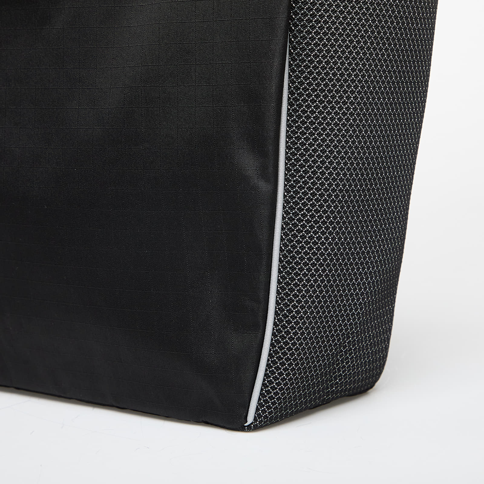 Einkaufstaschen mit Schulterriemen adidas Shopper Bag Black/ Reflective Silver