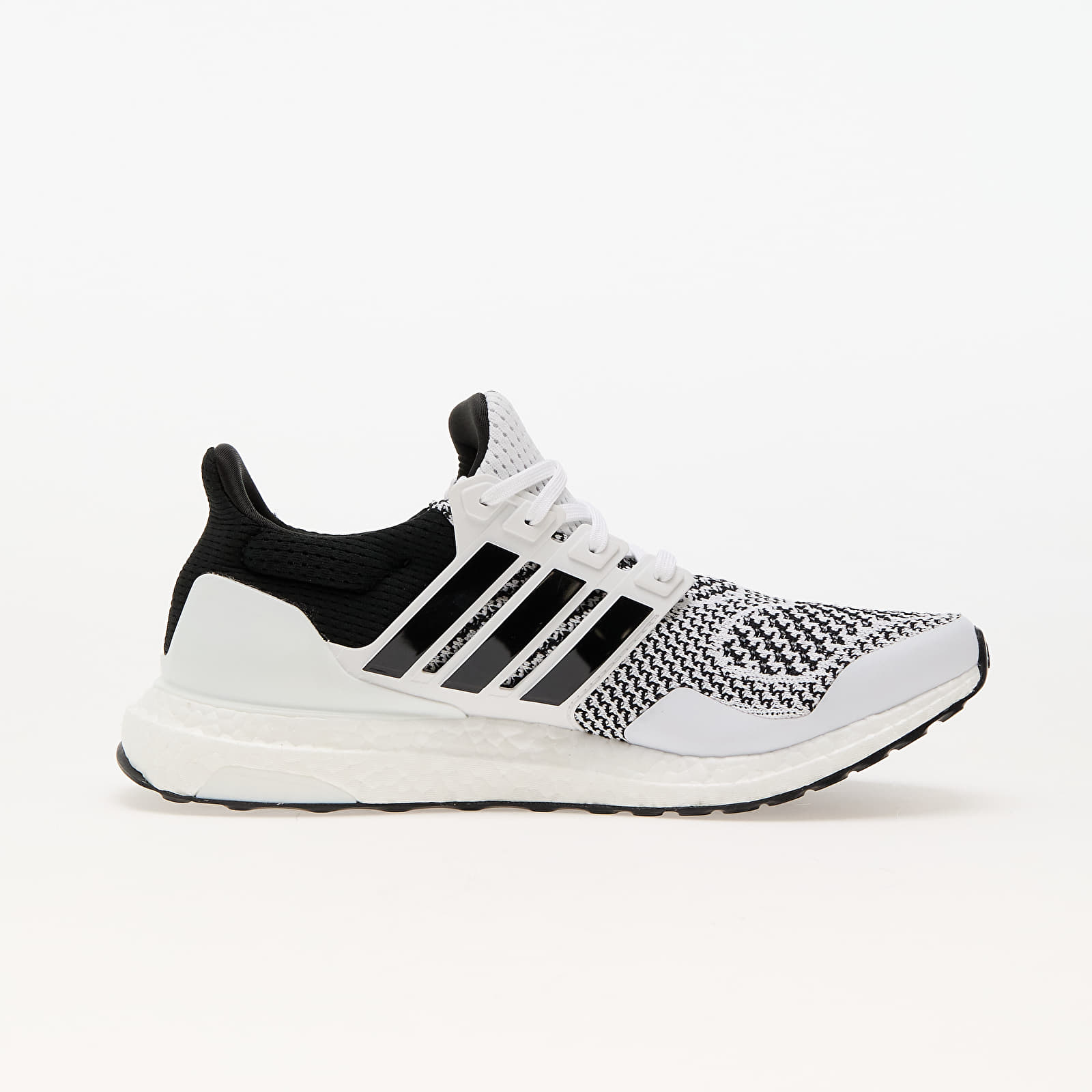 Black/black/white ultra boost outlet