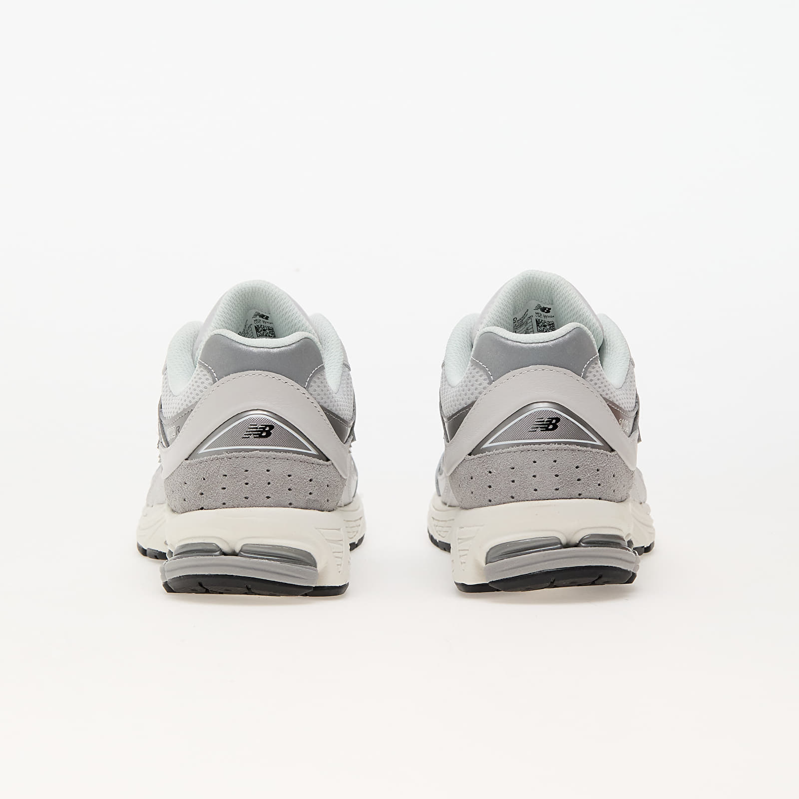 Men's sneakers and shoes New Balance 2002R Grey