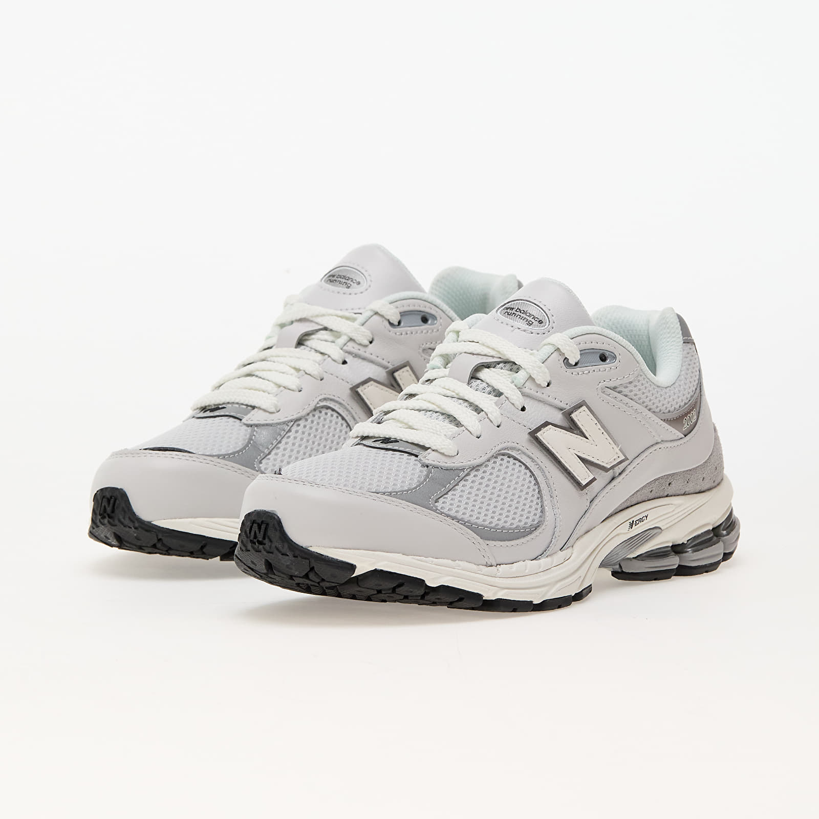 Men's sneakers and shoes New Balance 2002R Grey