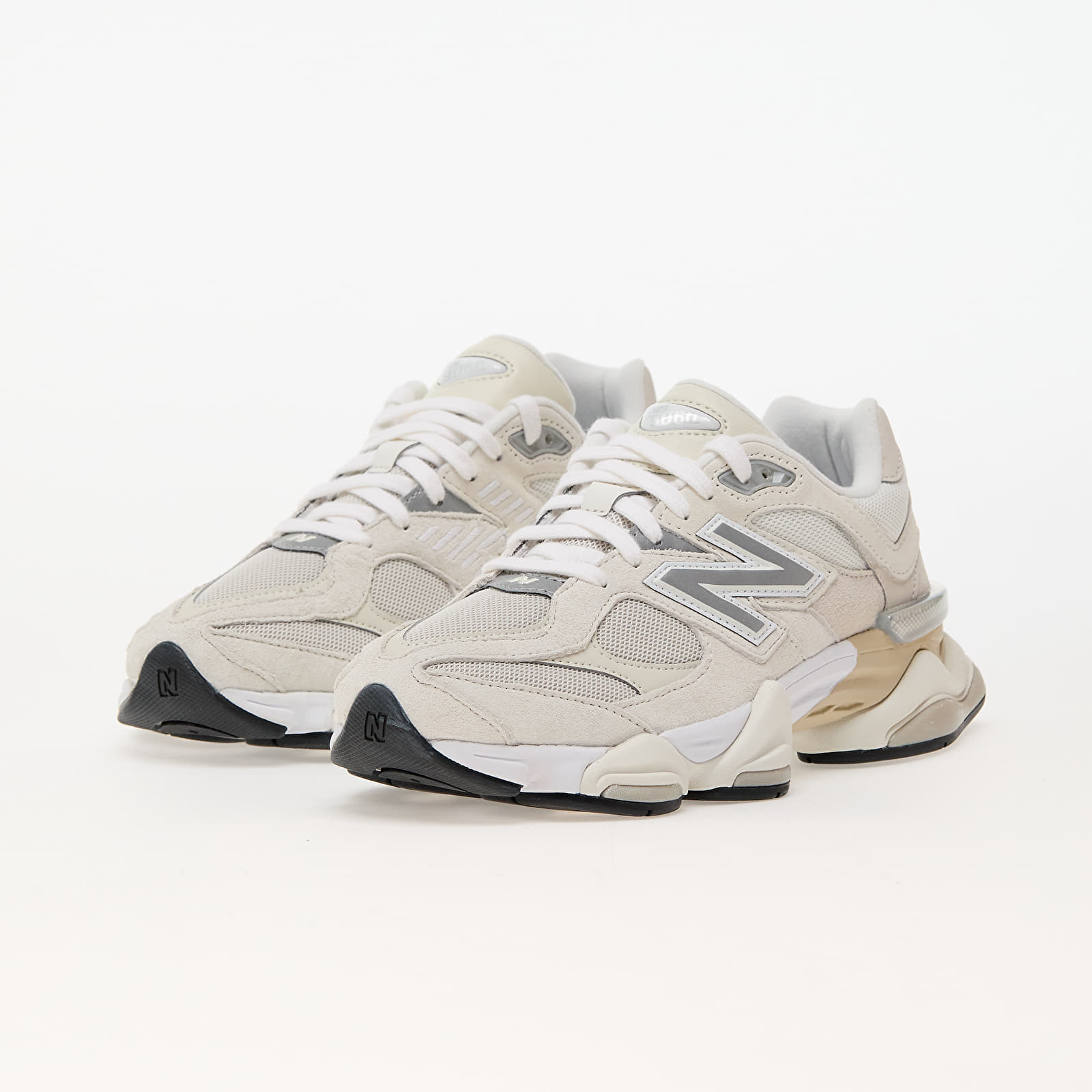 Men's sneakers and shoes New Balance 9060 White