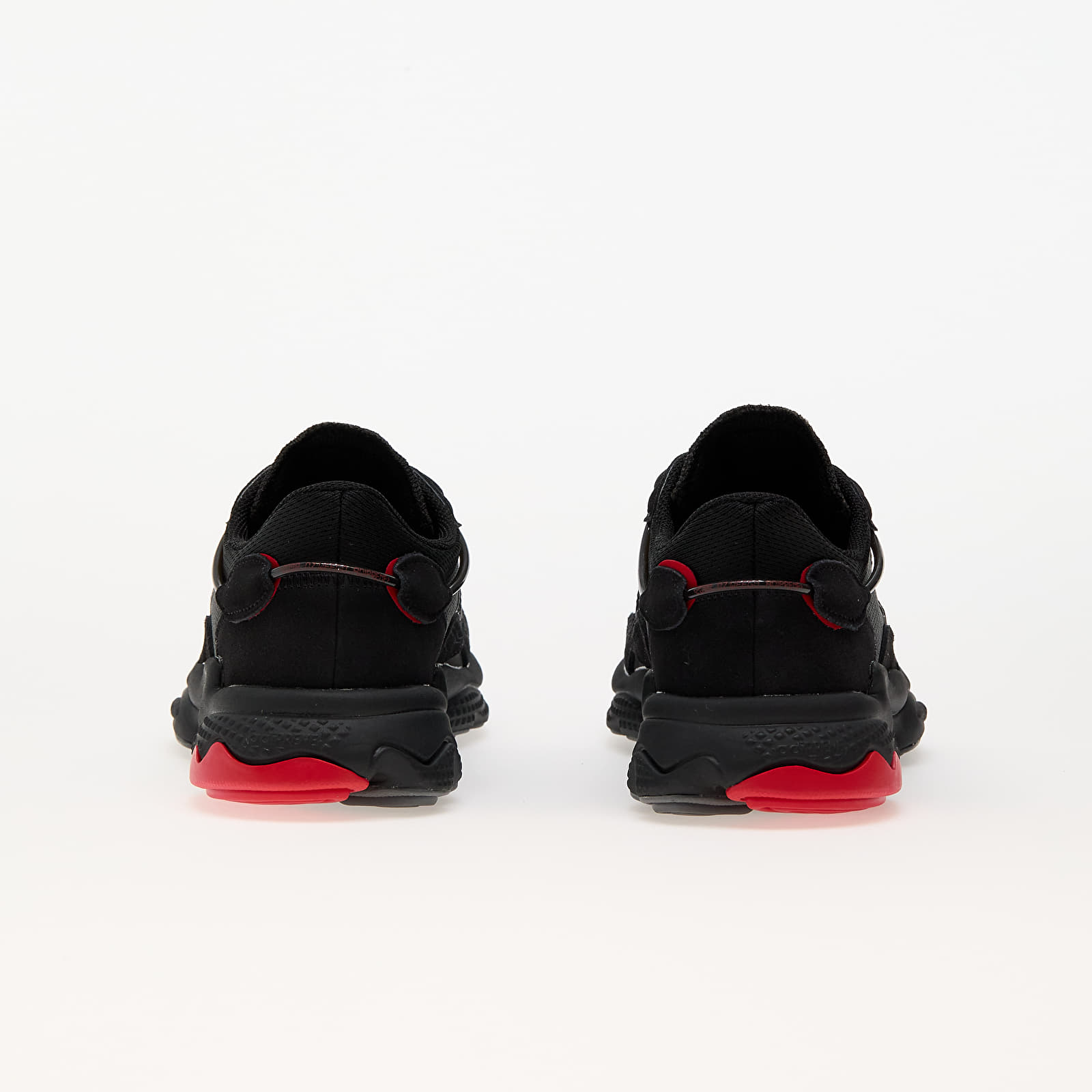 Sneakers og sko til mænd adidas Ozweego Core Black/ Grey Five/ Better Scarlet