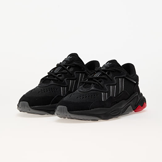 Ozweego core black shop