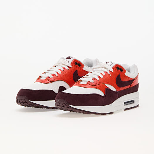 Burgundy red nike shoes deals