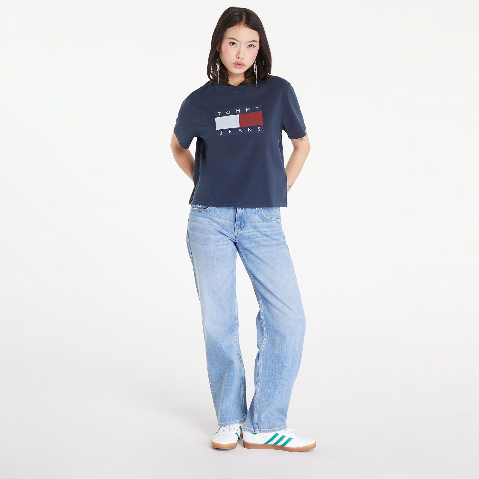 Women's T-shirts Tommy Jeans Flag Badge Boxy Fit T-Shirt Dark Night Navy