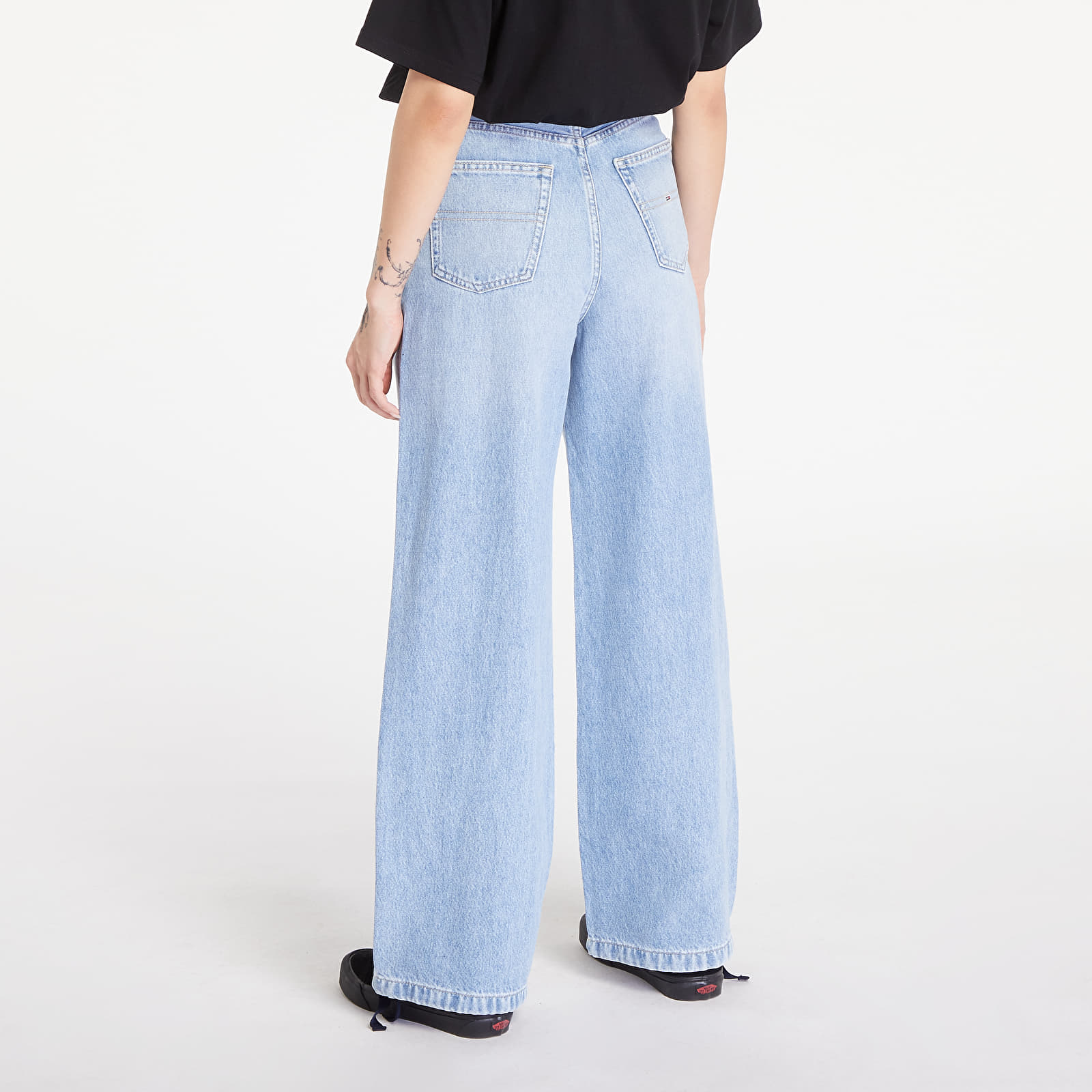 Vaqueros de mujer Tommy Jeans Claire Varsity High Rise Wide Tie Hem Jeans Denim Light