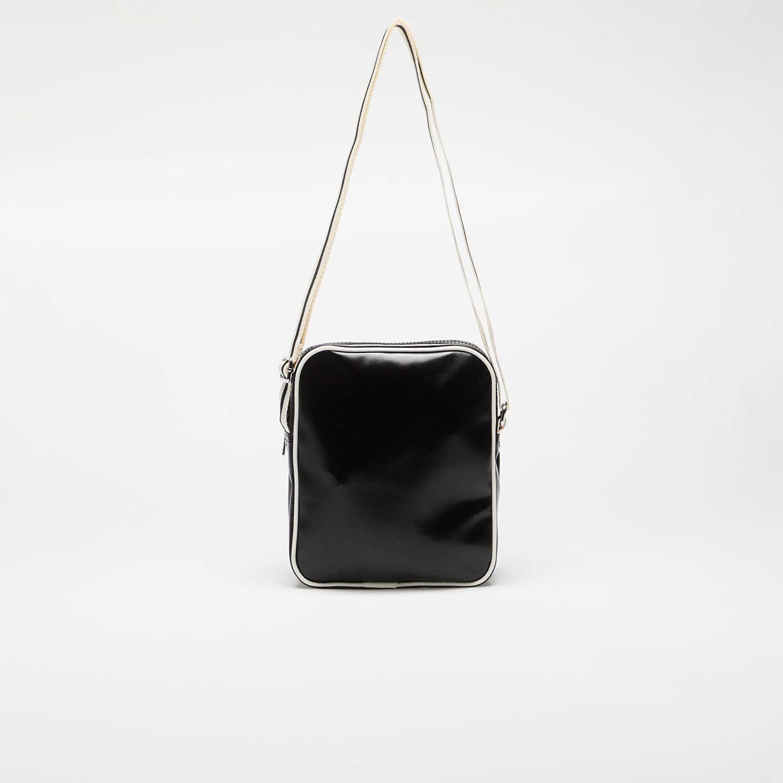 Shoulder bags FRED PERRY Classic Side Bag Black/  Ecru