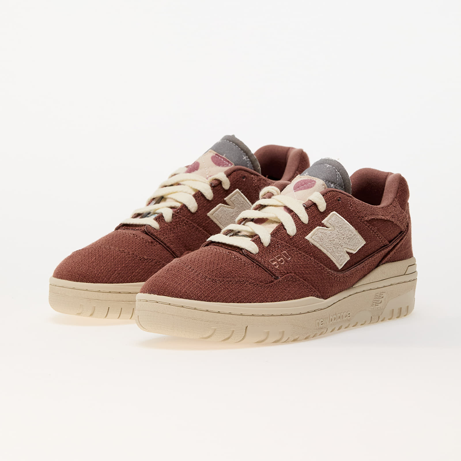Men's sneakers and shoes New Balance 550 Brown