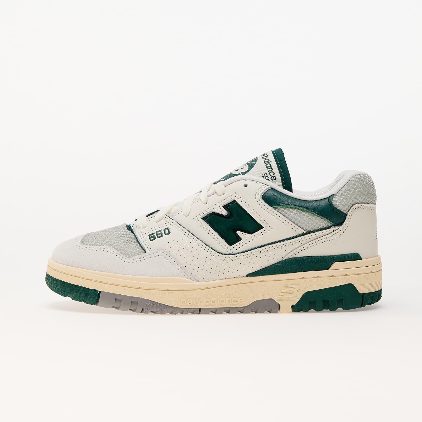 Vīriešu čības un apavi New Balance 550 White
