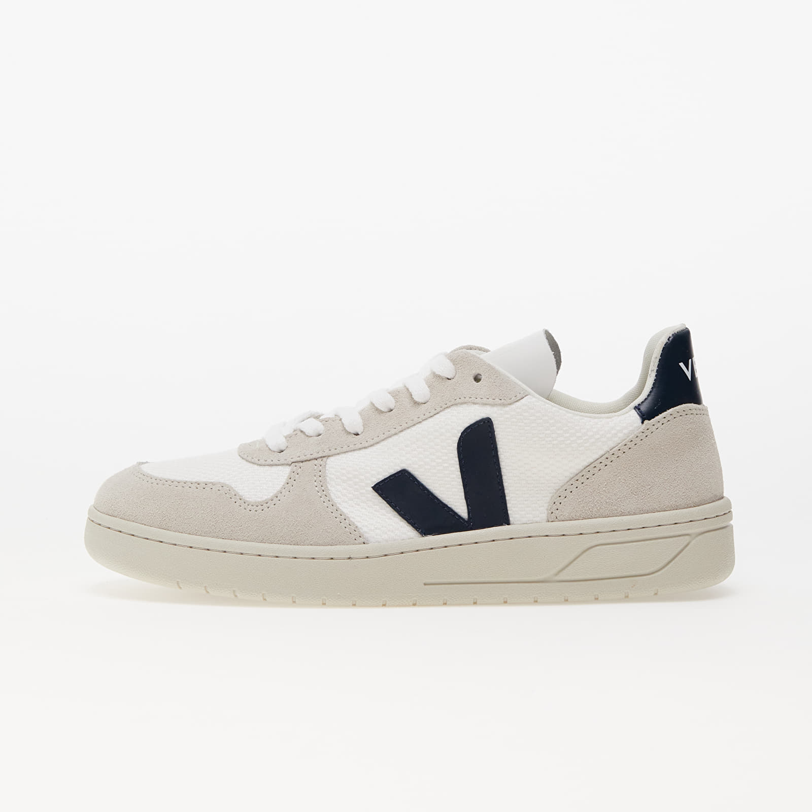 Baskets et chaussures pour hommes Veja V-10 B-Mesh C/O white nautico