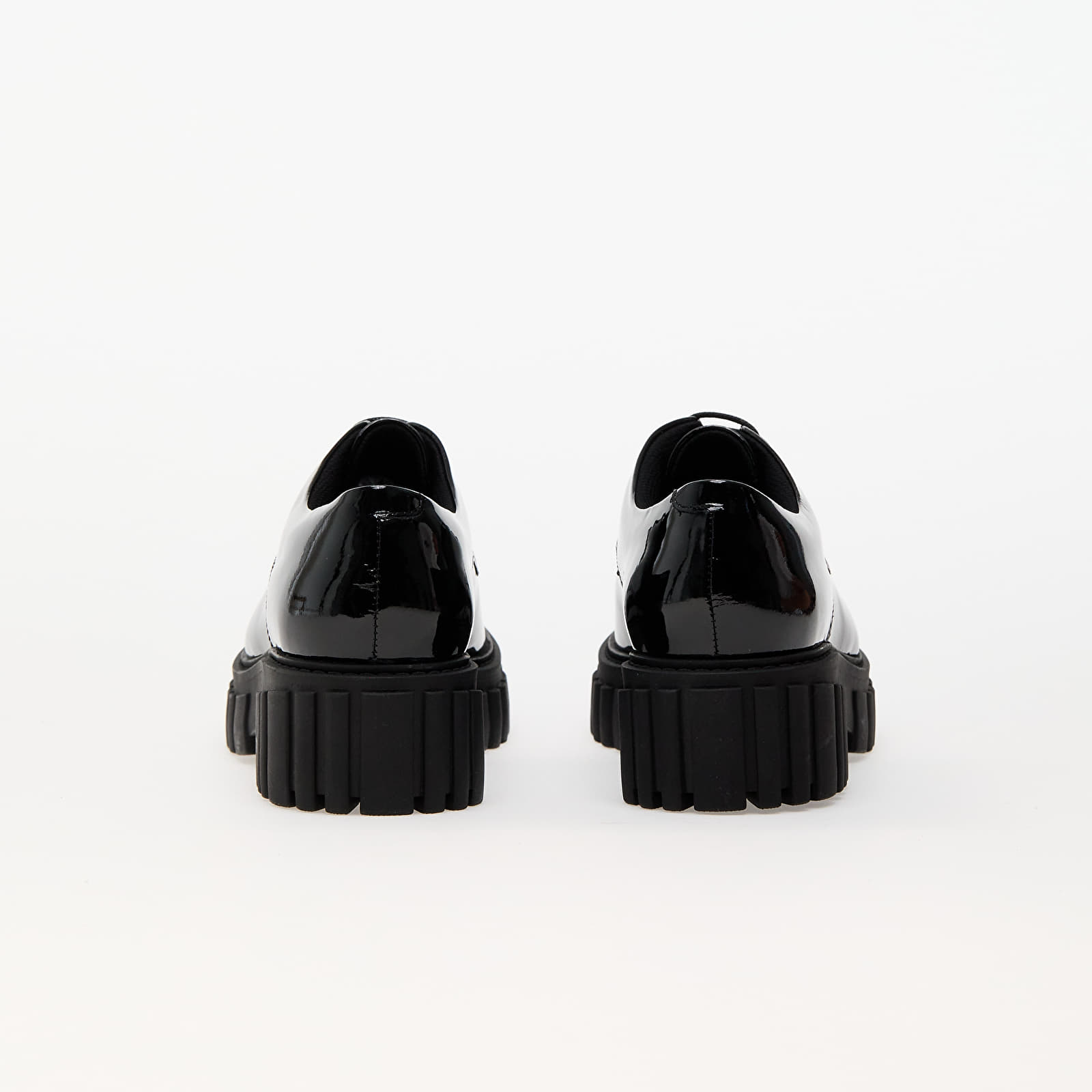Čevlji Clarks Originals Page Walk Black Pat