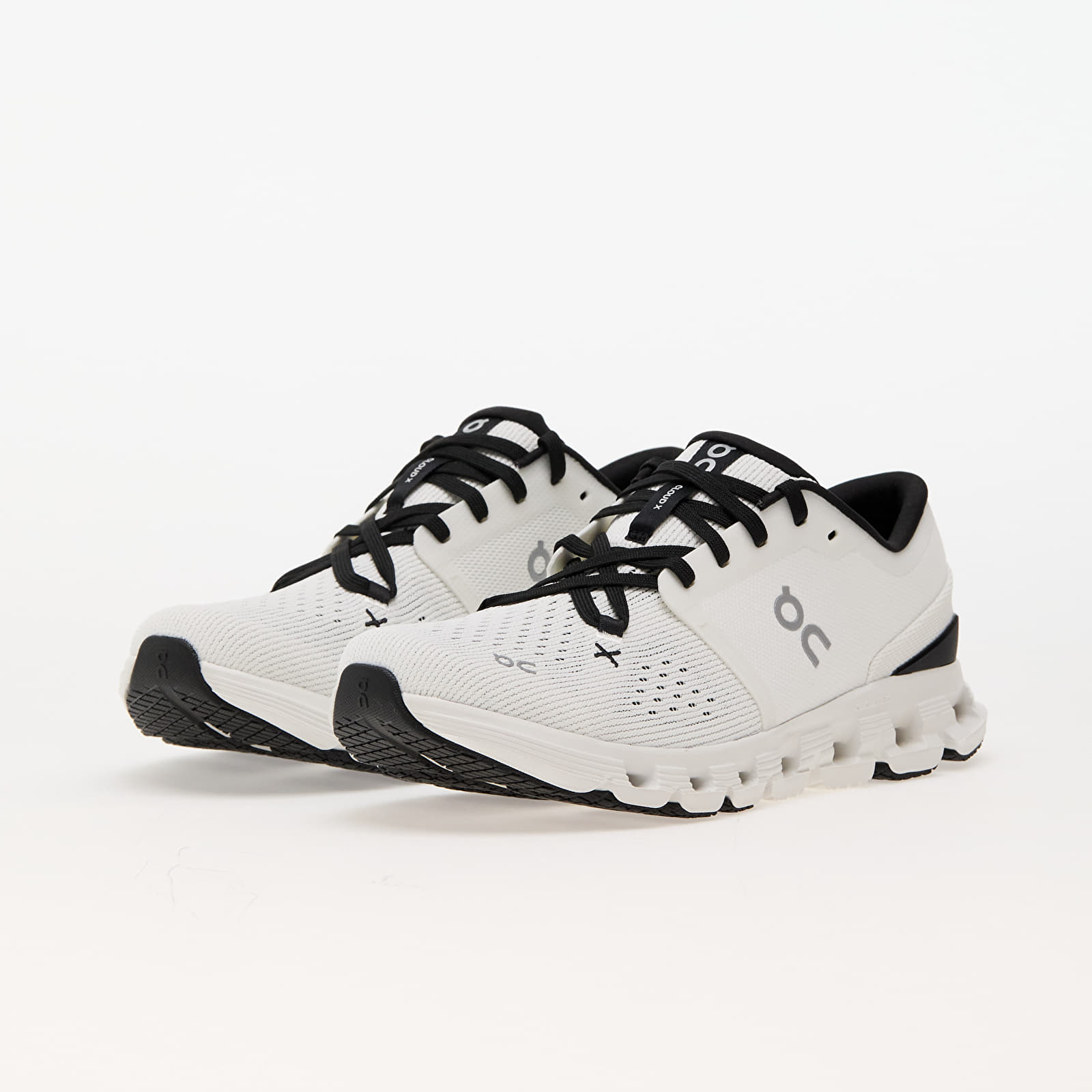 Women's sneakers and shoes On W Cloud X 4 Ivory/ Black
