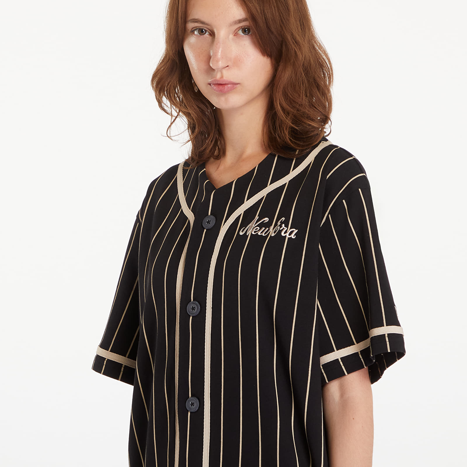 T-Shirts Männer New Era Pinstripe Jersey Black/ Stone