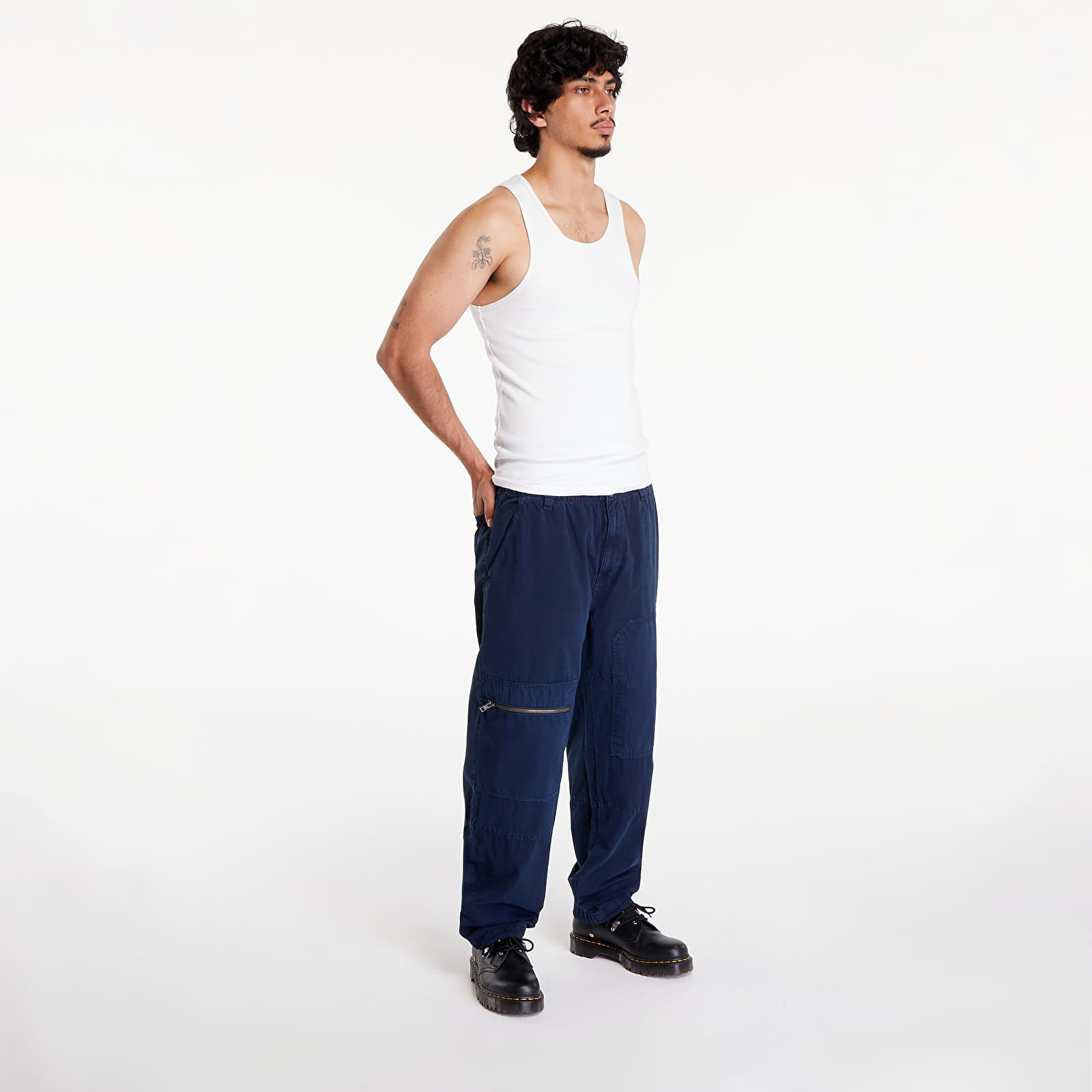 Pantalones cargo para hombre Tommy Jeans Aidan Straight Baggy Tapered Cargo Pants Dark Night Navy