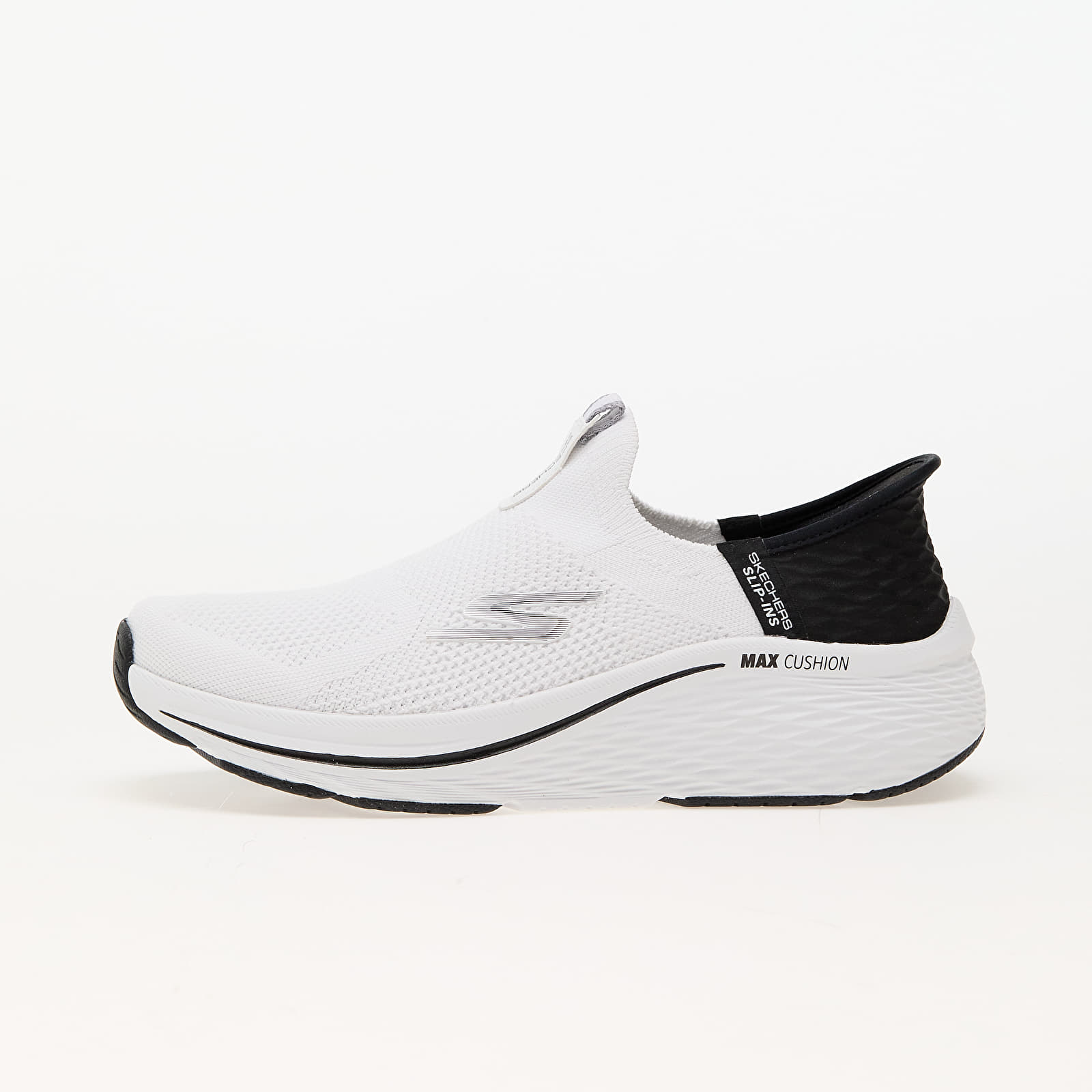Skechers wide fit shoes queen hotsell