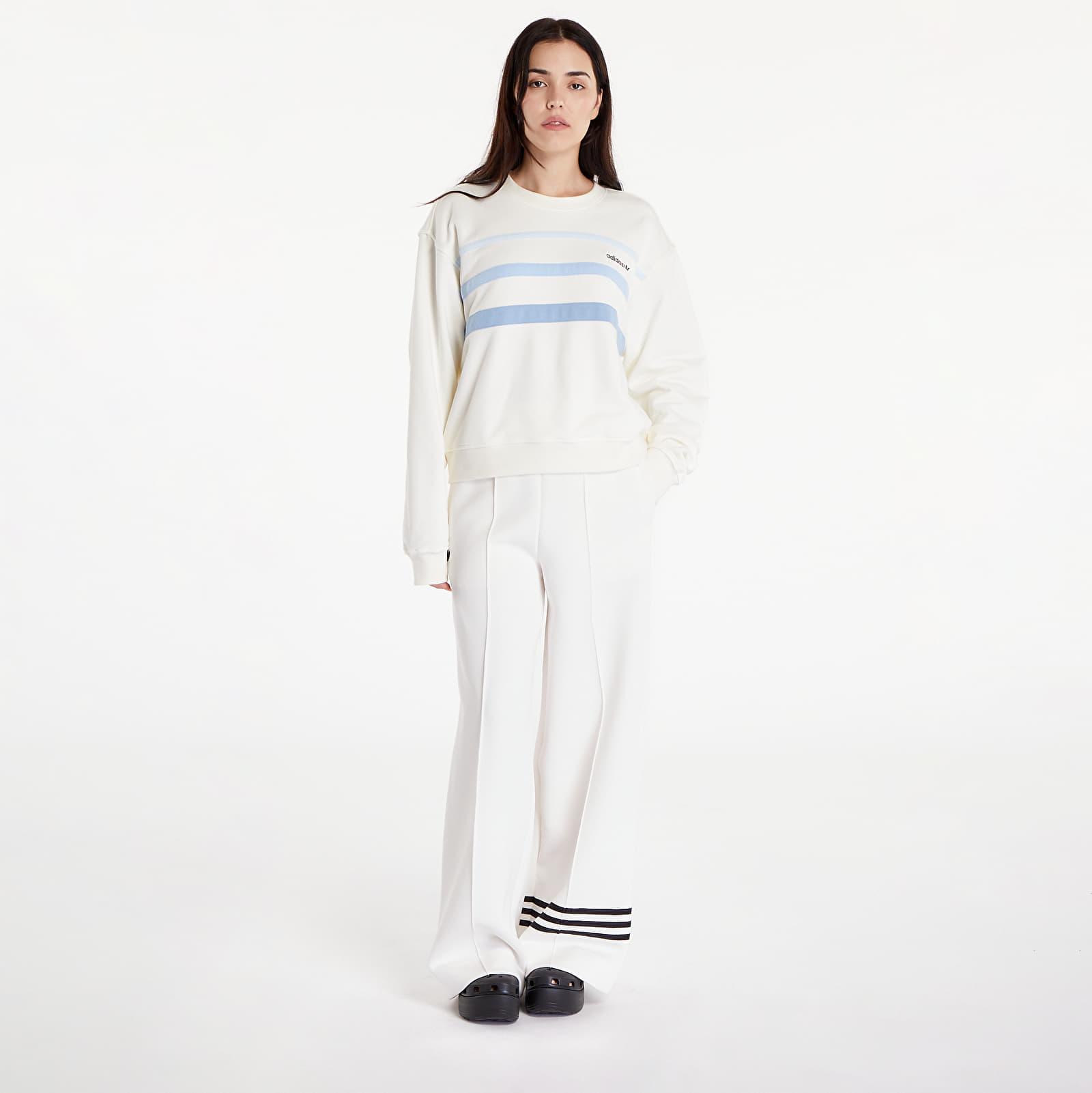Sweatshirts fur Frauen adidas Sweatshirt Off White Clearsky Queens
