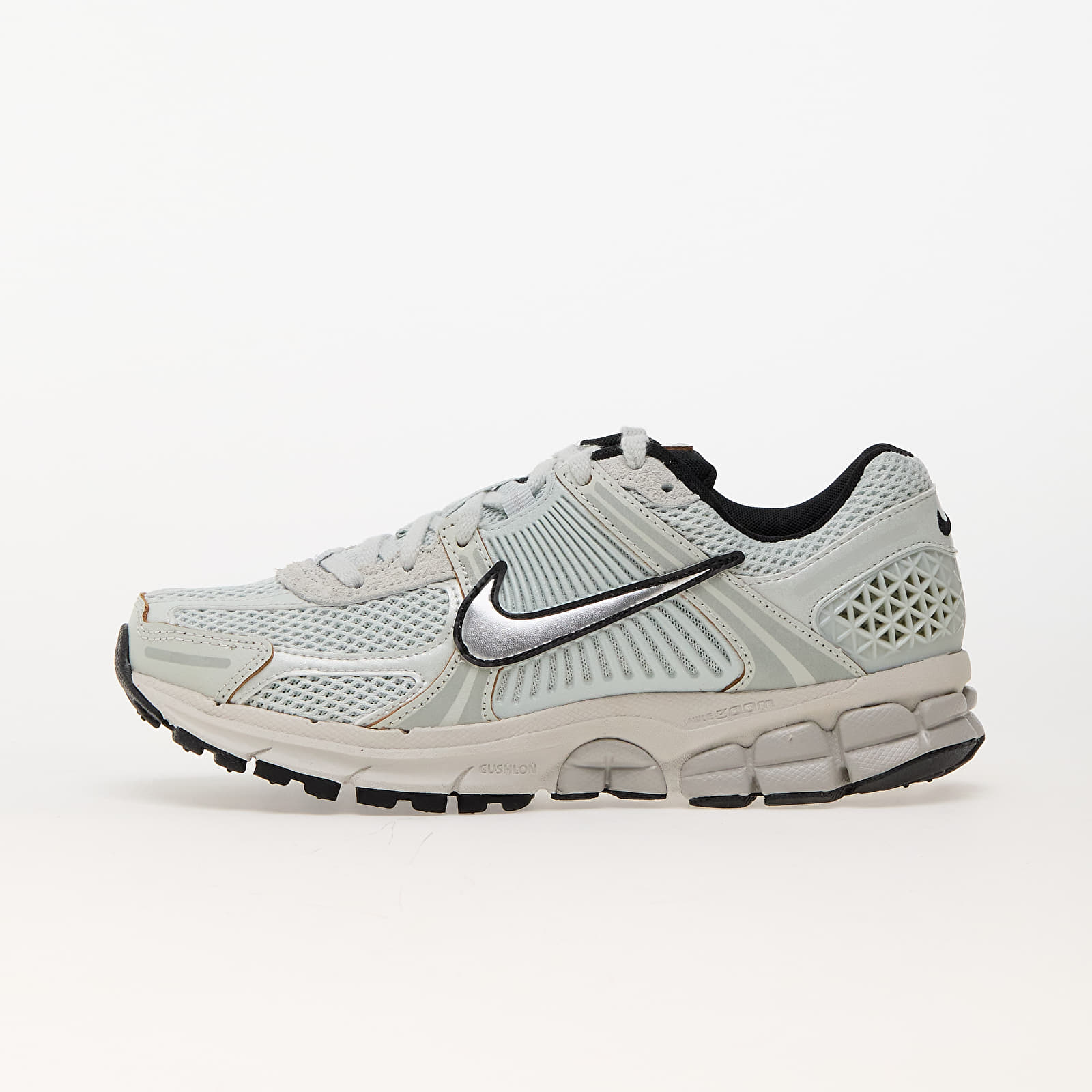 Damessneakers en -schoenen Nike W Zoom Vomero 5 Light Silver/ Chrome-Light Bone-Black