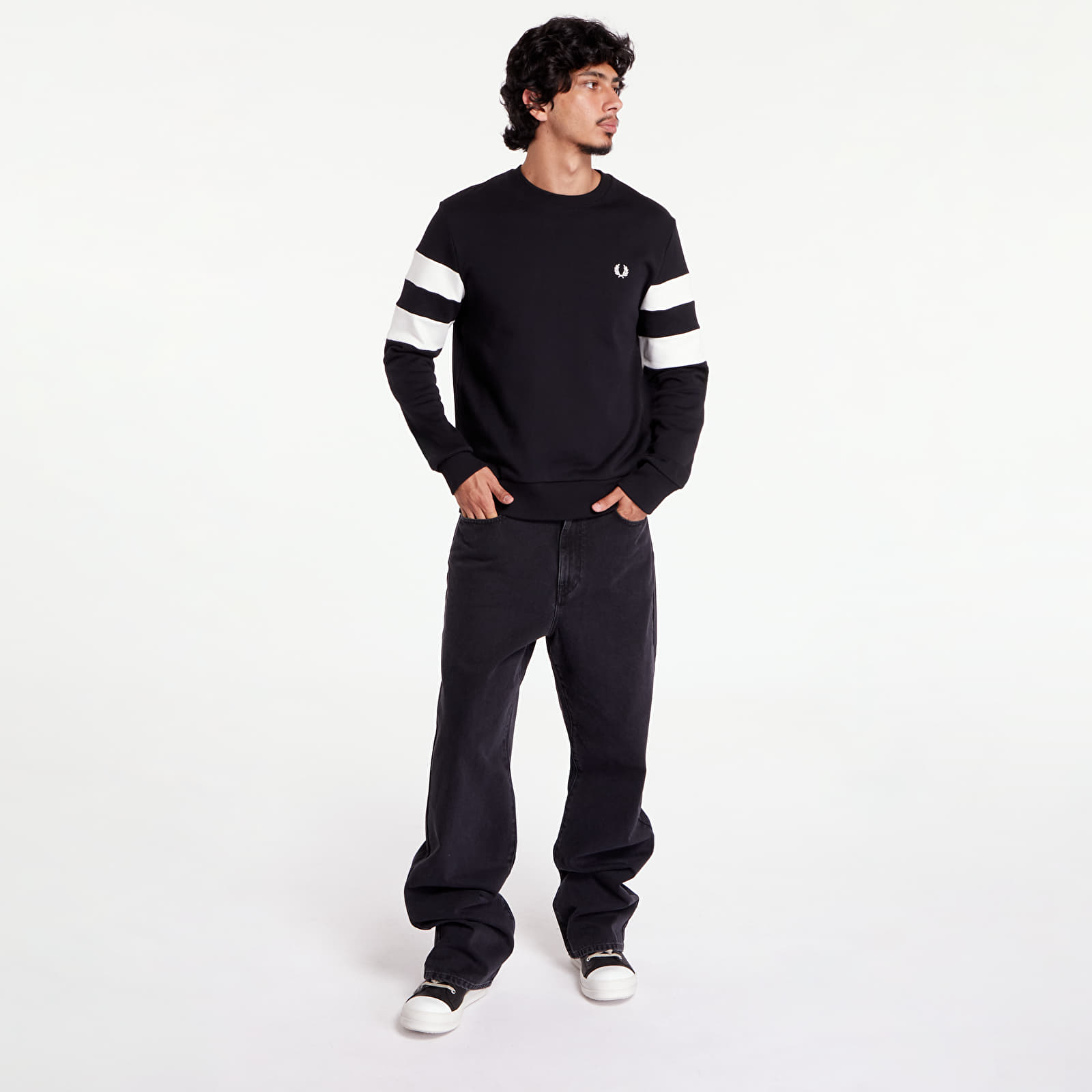Men's sweatshirts FRED PERRY Tipped Sleeve Sweatshirt Black