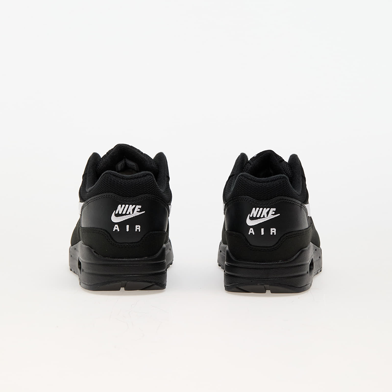 Men s sneakers and shoes Nike Air Max 1 Black White Black Queens