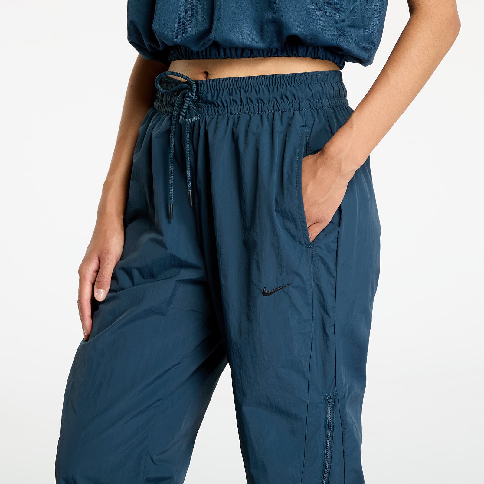 Παντελόνια Nike Sportswear Collection Women's Mid-Rise Repel Zip Pants Armory Navy/ White L