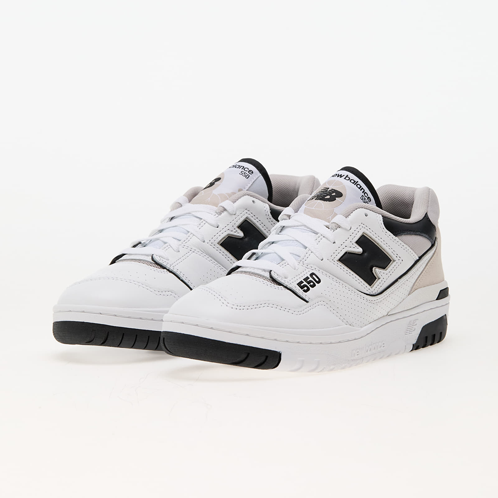 Adidași și pantofi pentru bărbați New Balance 550 White