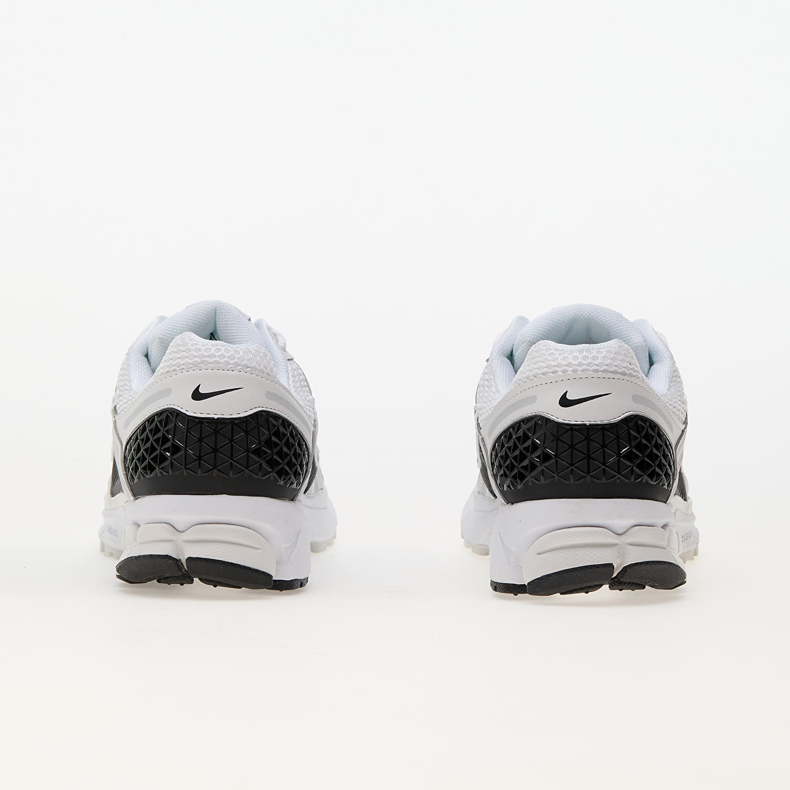 Meeste tossud ja kingad Nike Zoom Vomero 5 White/ Black-Platinum Tint-Mtlc Platinum