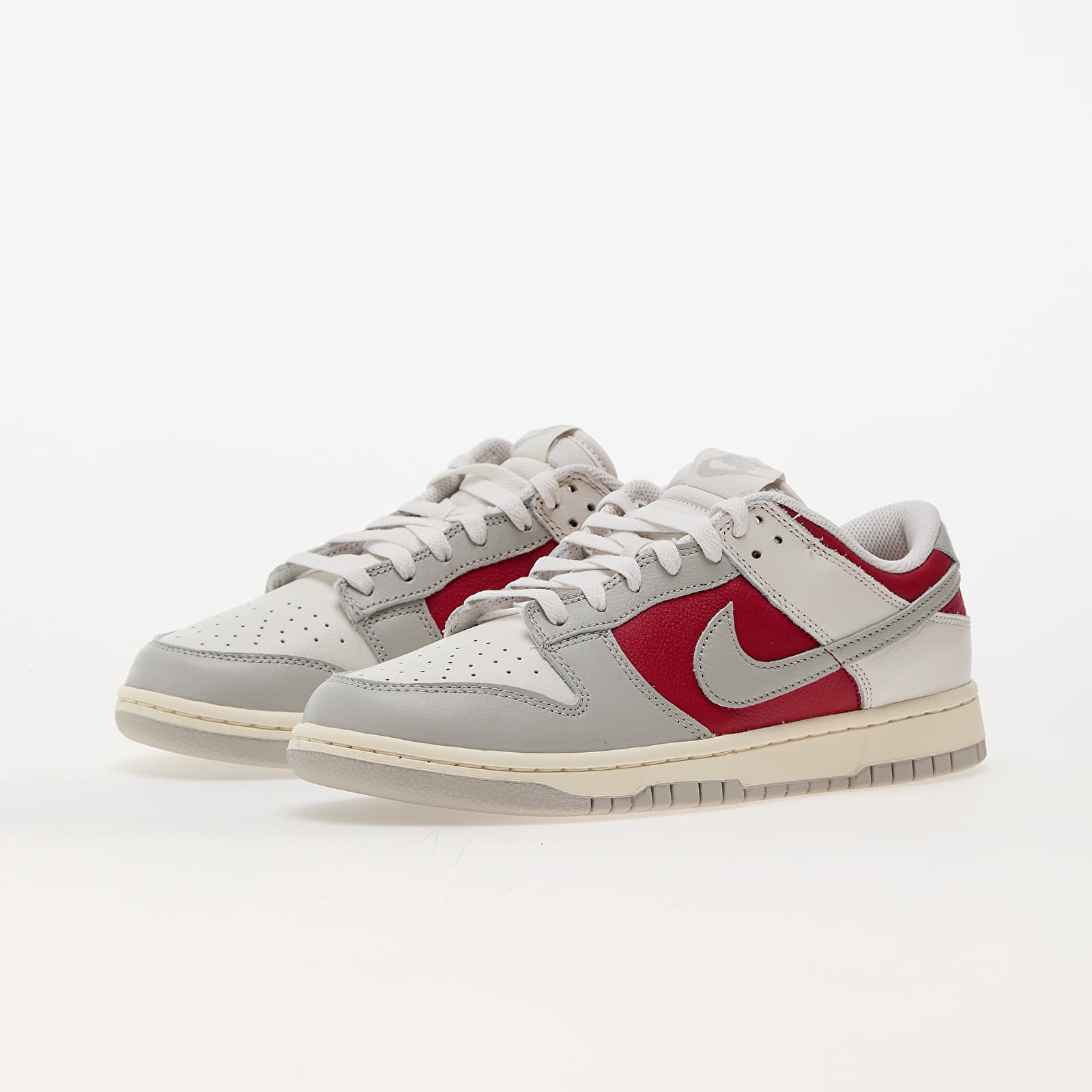 Moške superge in čevlji Nike Dunk Low Retro Phantom/ Lt Iron Ore-Gym Red-Pale Ivory