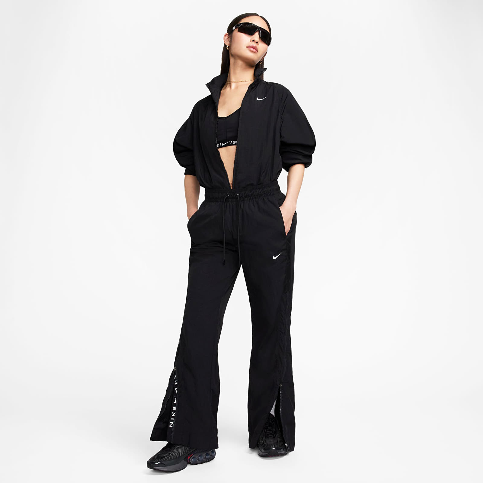 Jeans and trousers Nike Sportswear Collection Women's Mid-Rise Repel Zip Pants Black/ White