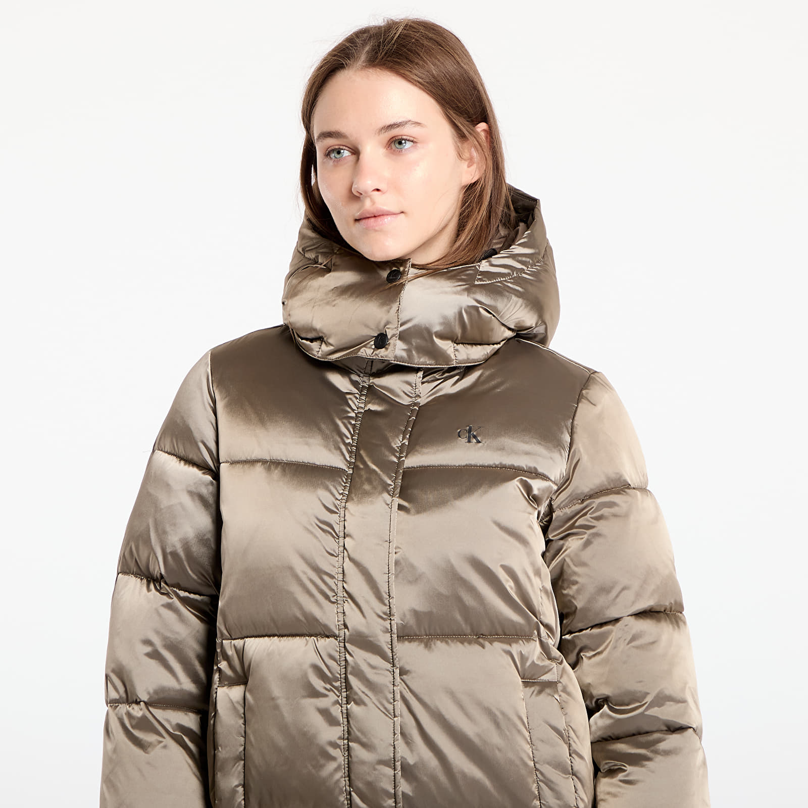 Dámské bundy Calvin Klein Jeans Shiny Satin Puffer Coat Brindle