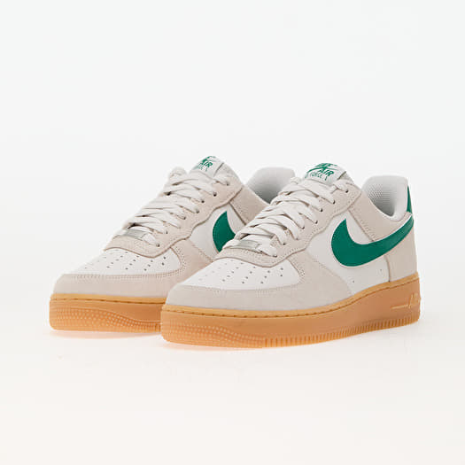 Nike air force 1 lv8 yellow shop