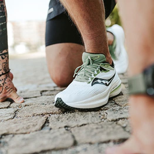 Men's saucony triumph shop