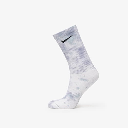 coloured nike crew socks