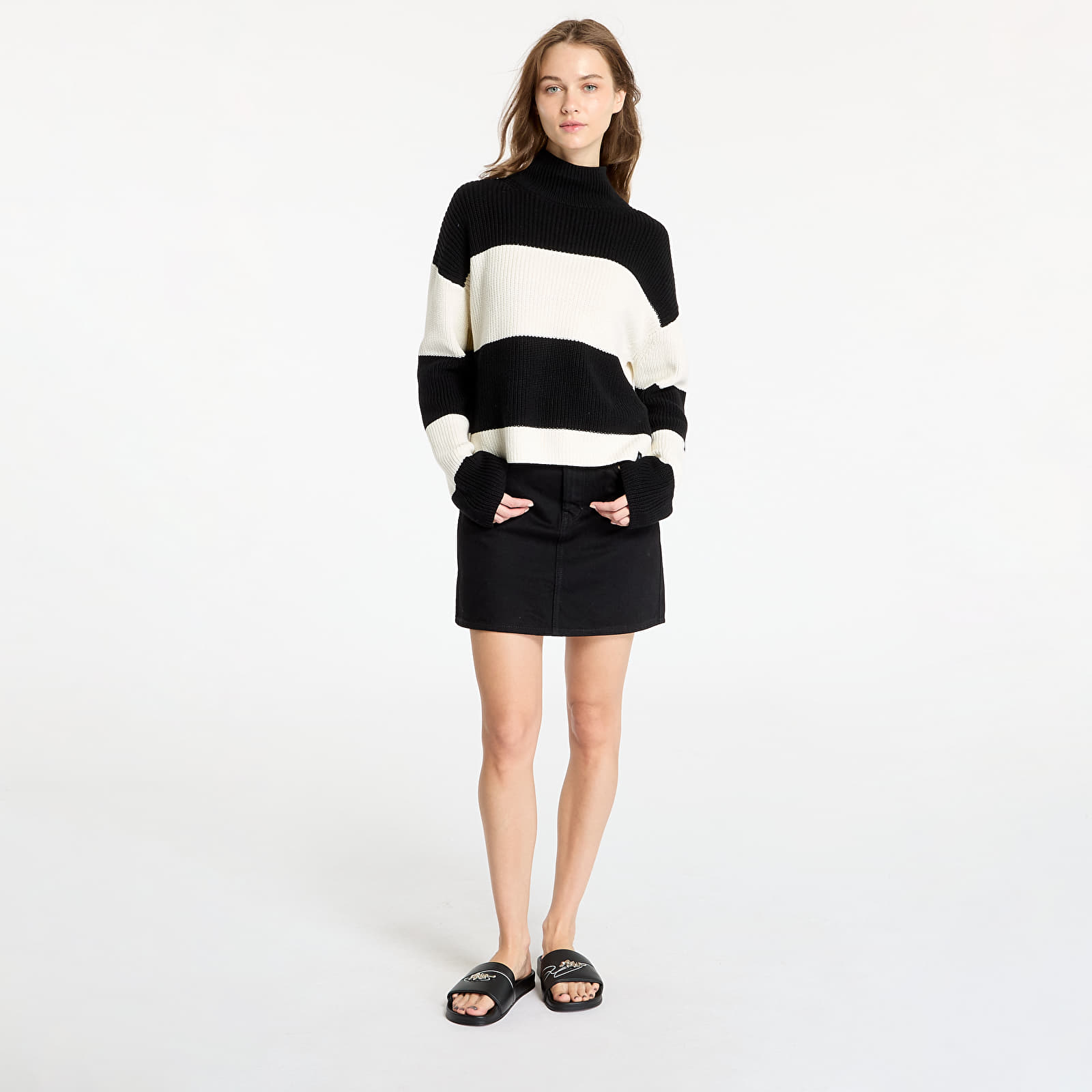 Jerséis de mujer Calvin Klein Jeans Chunky Loose High Neck Sweater Ivory/ Black Stripe