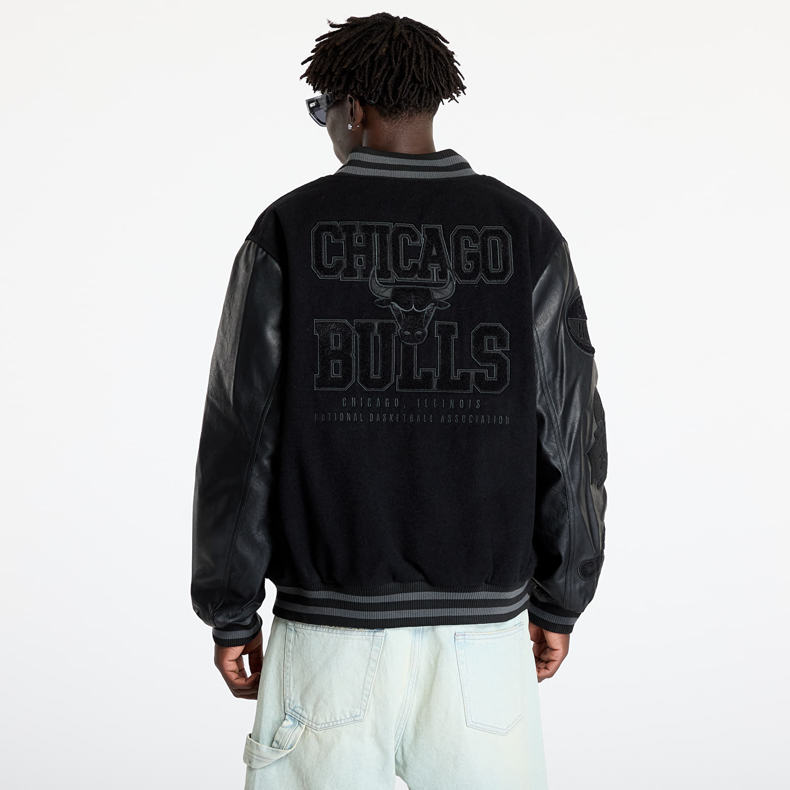 Men's bombers New Era Chicago Bulls NBA Patch Varsity Jacket UNISEX Black/ Black