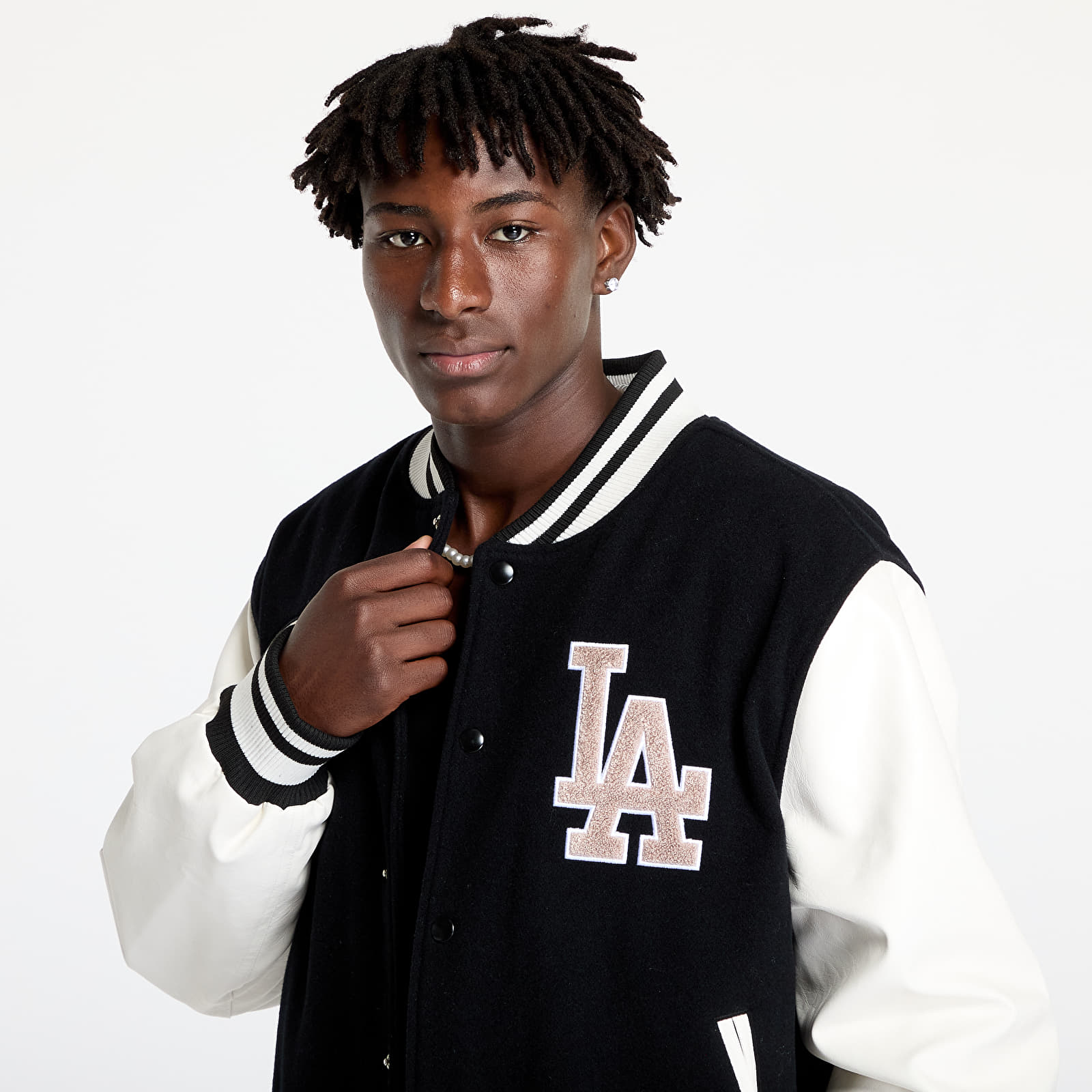 Chaquetas bomber para hombre New Era  Los Angeles Dodgers MLB Patch Varsity Jacket UNISEX Black/ White